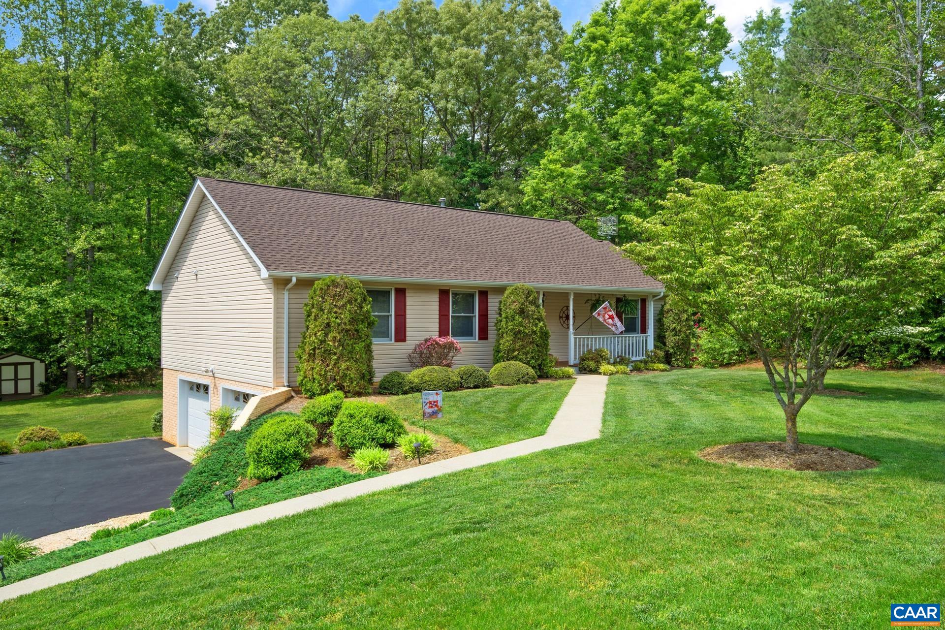 222 DOE DR
