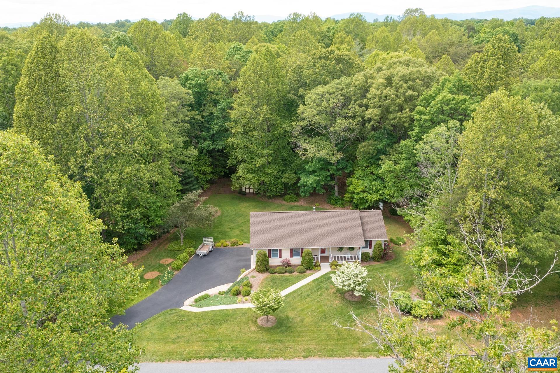 222 DOE DR