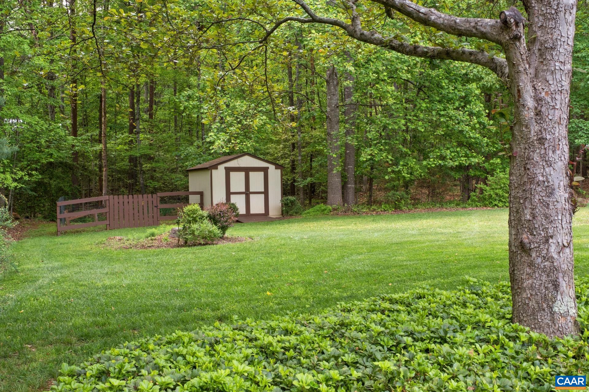 222 DOE DR