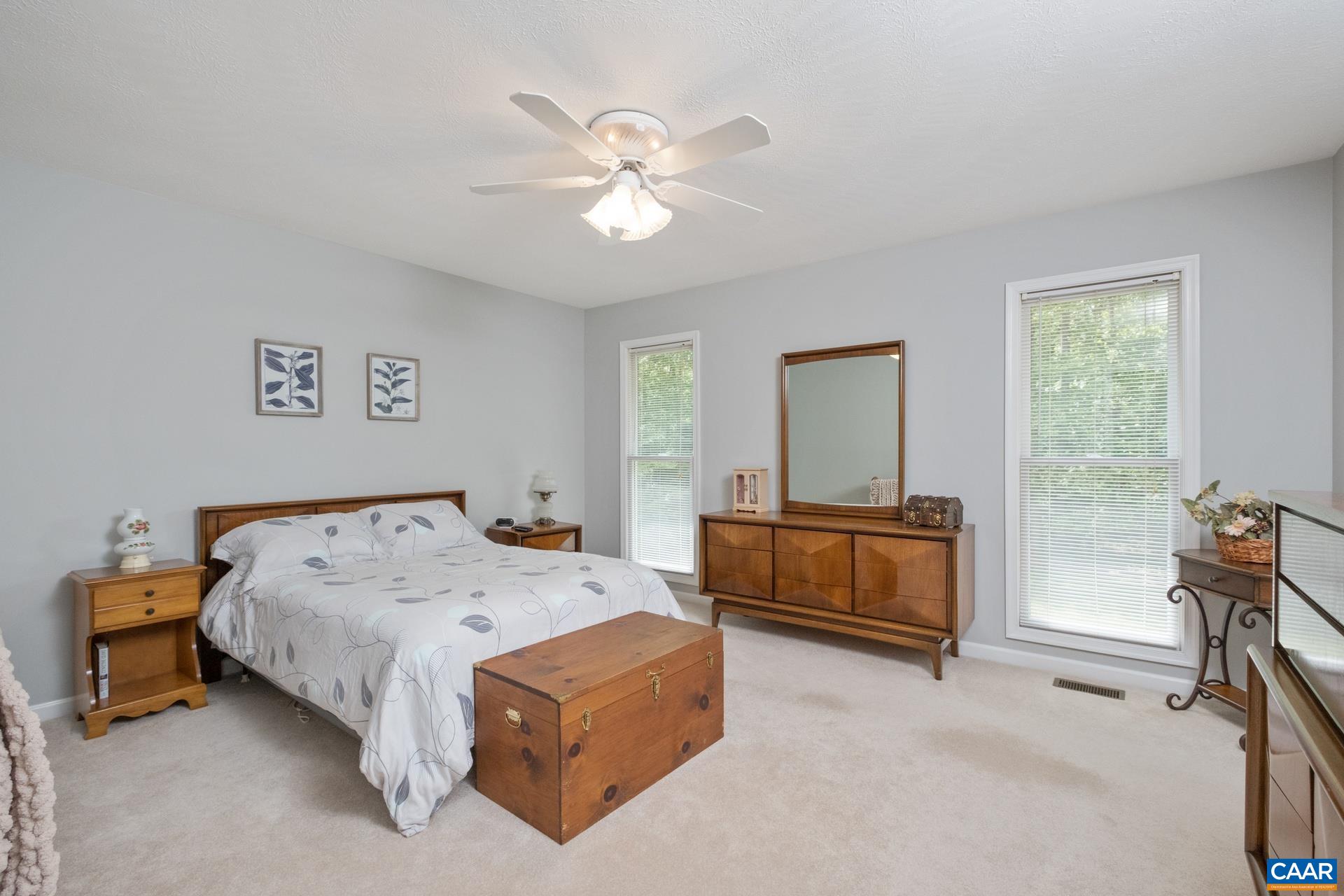 222 DOE DR