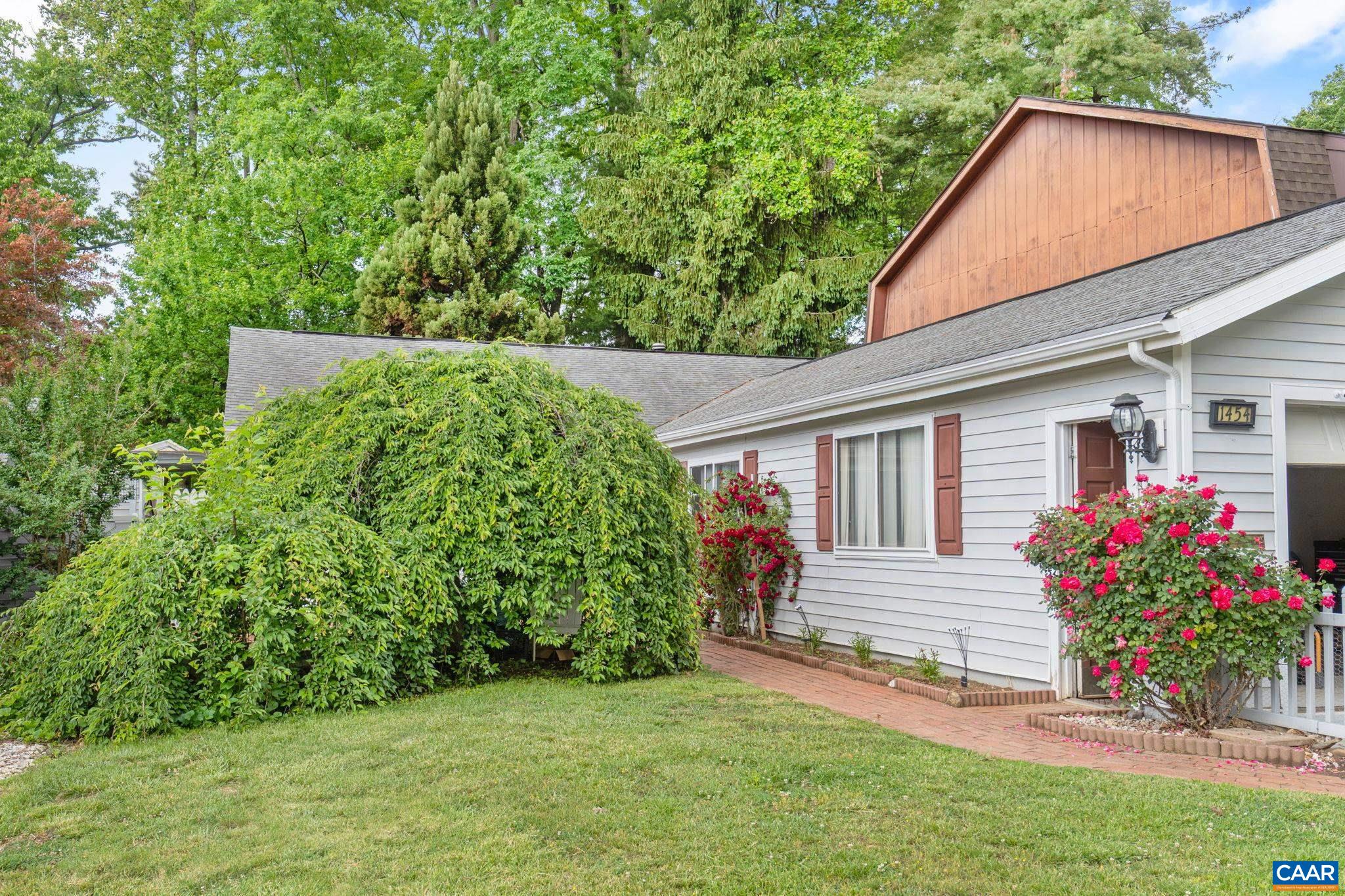 1454 MONTEREY DR