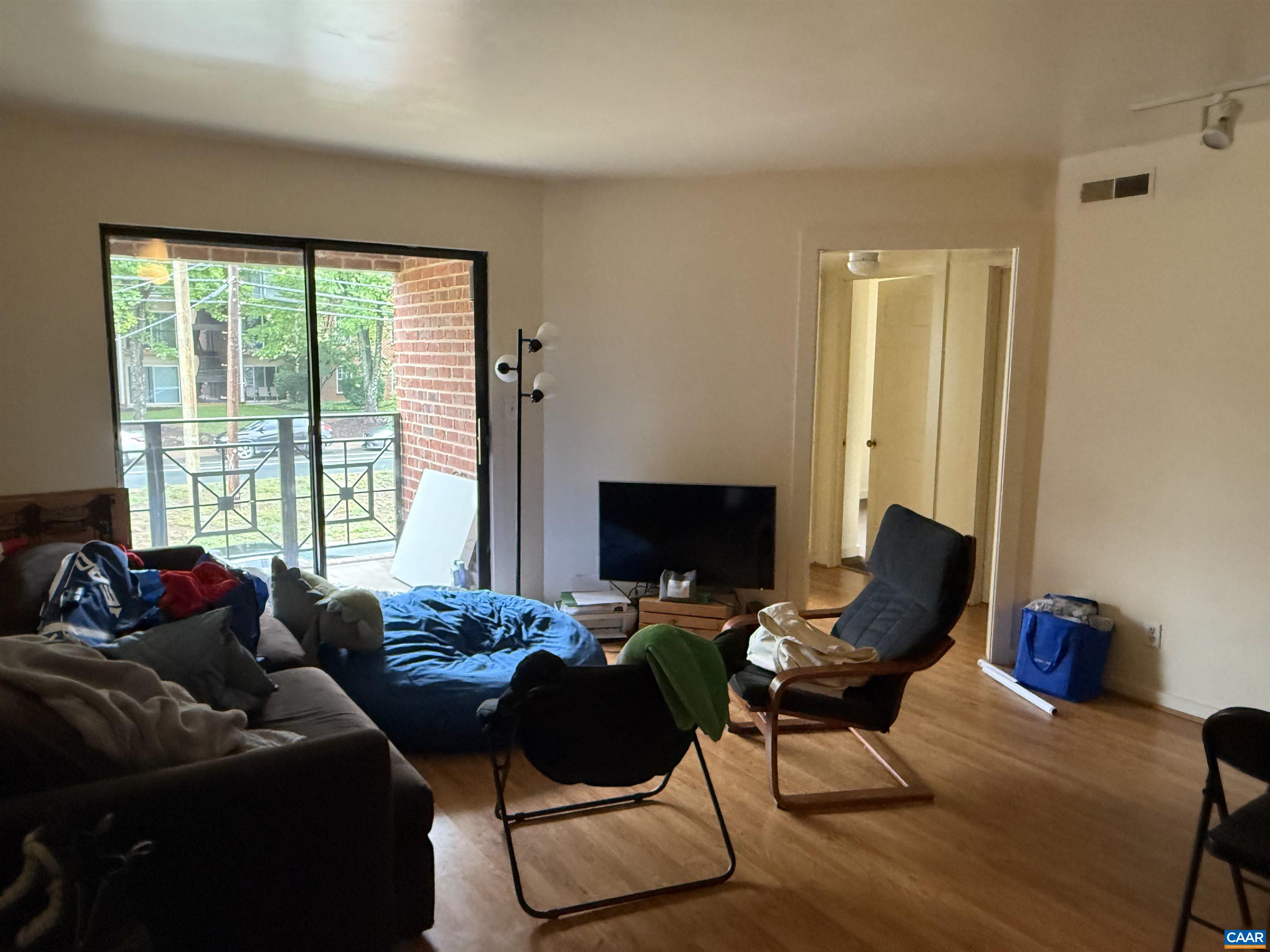 2018 JEFFERSON PARK AVE