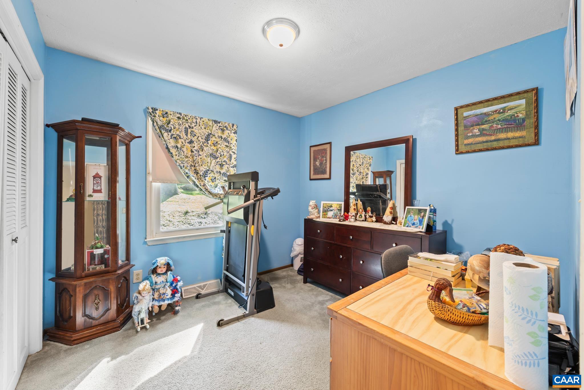 186 SUNSET DR
