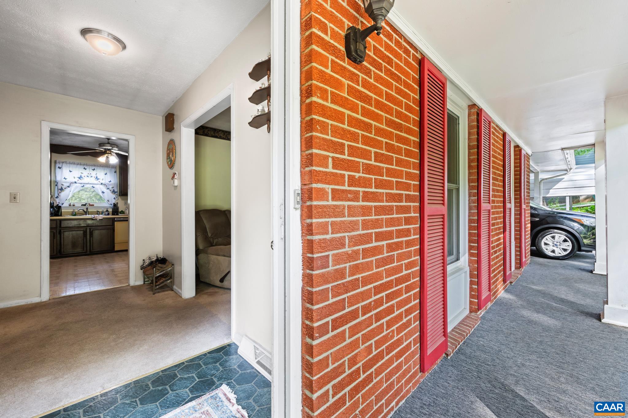 186 SUNSET DR