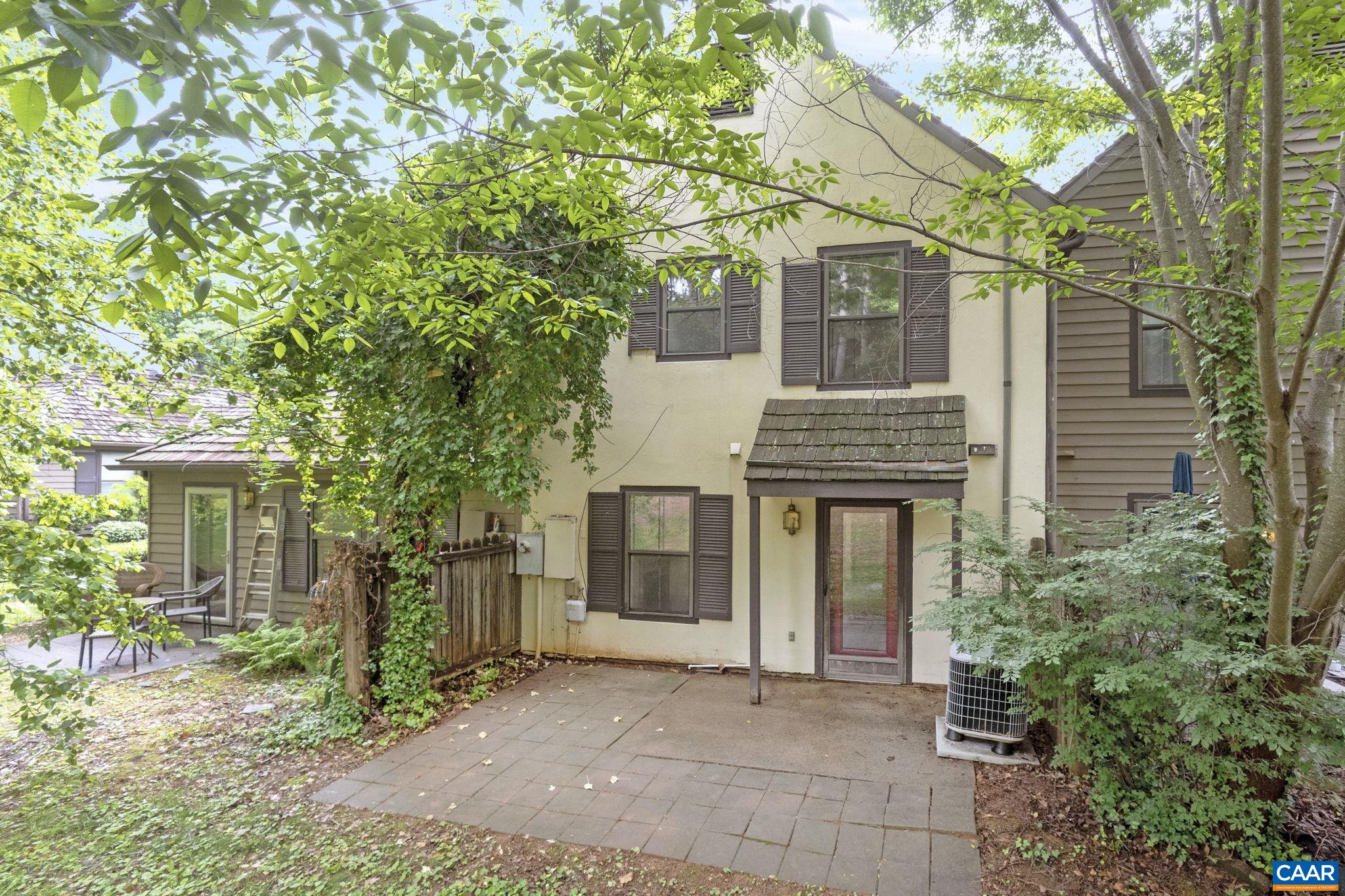 732 EXTON CT