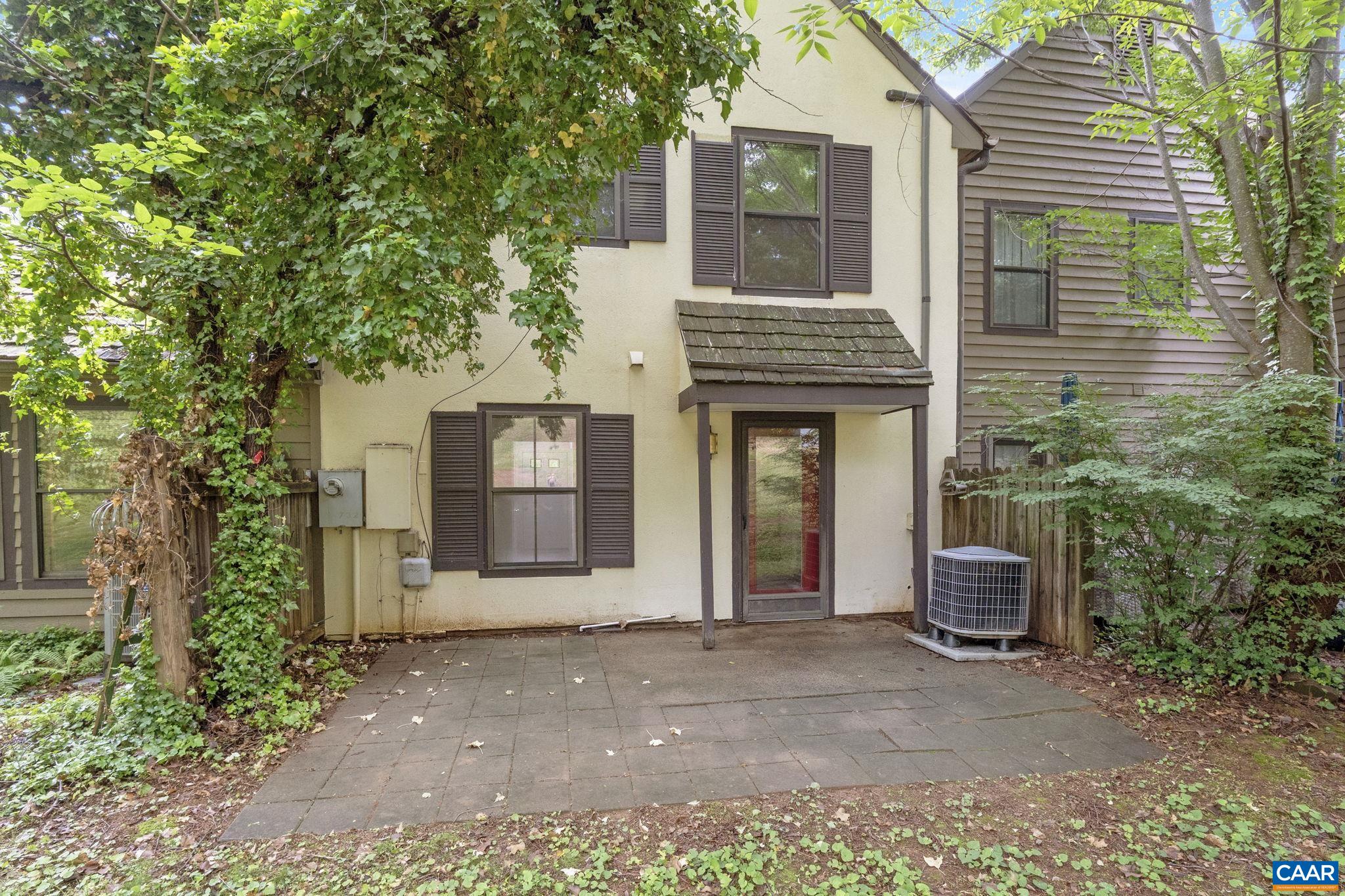 732 EXTON CT