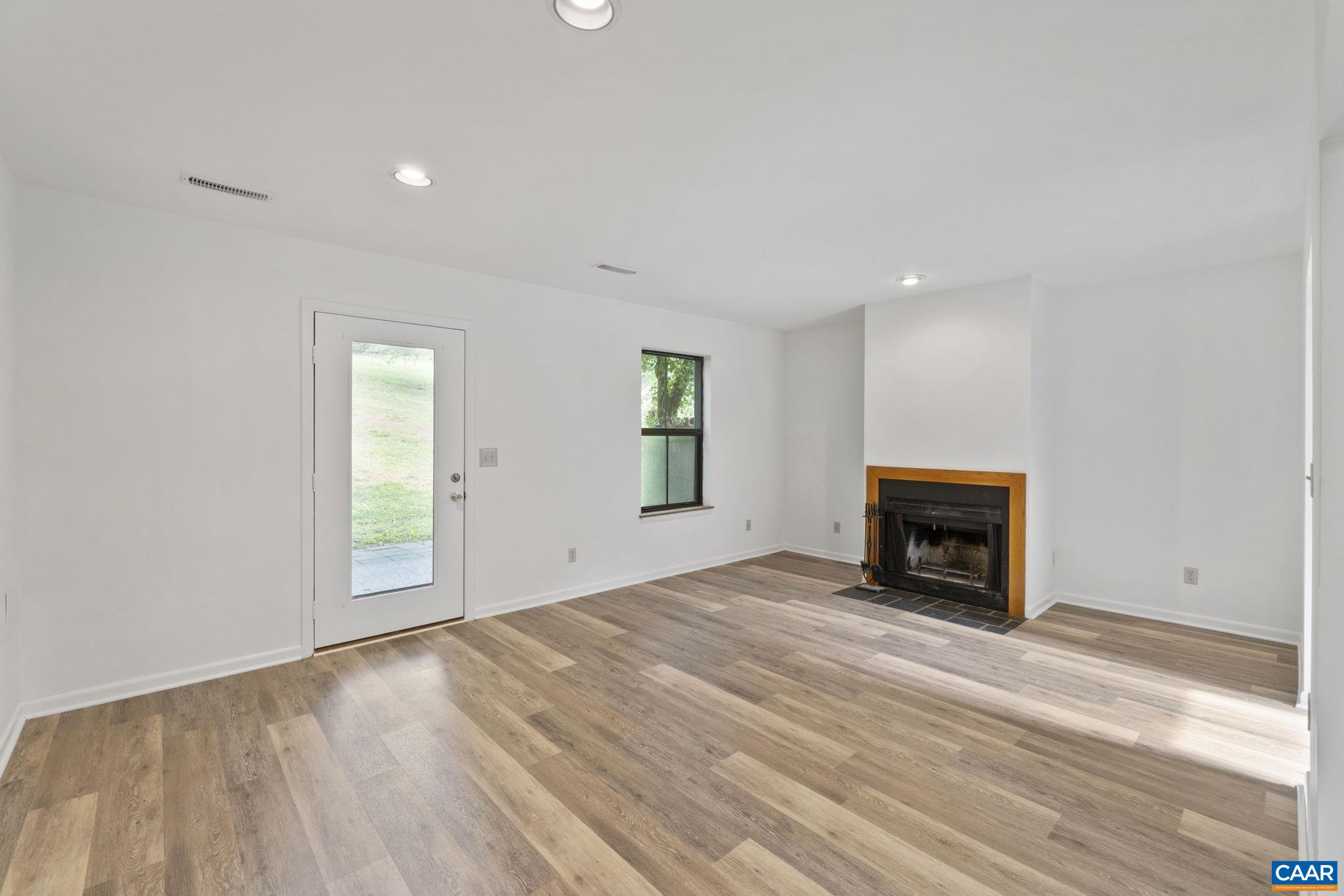 732 EXTON CT