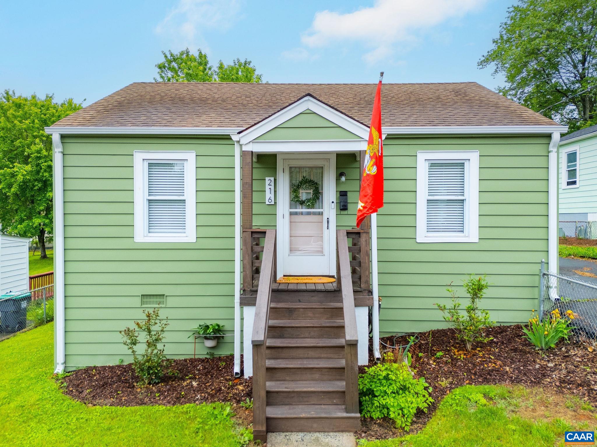 216 PALATINE AVE