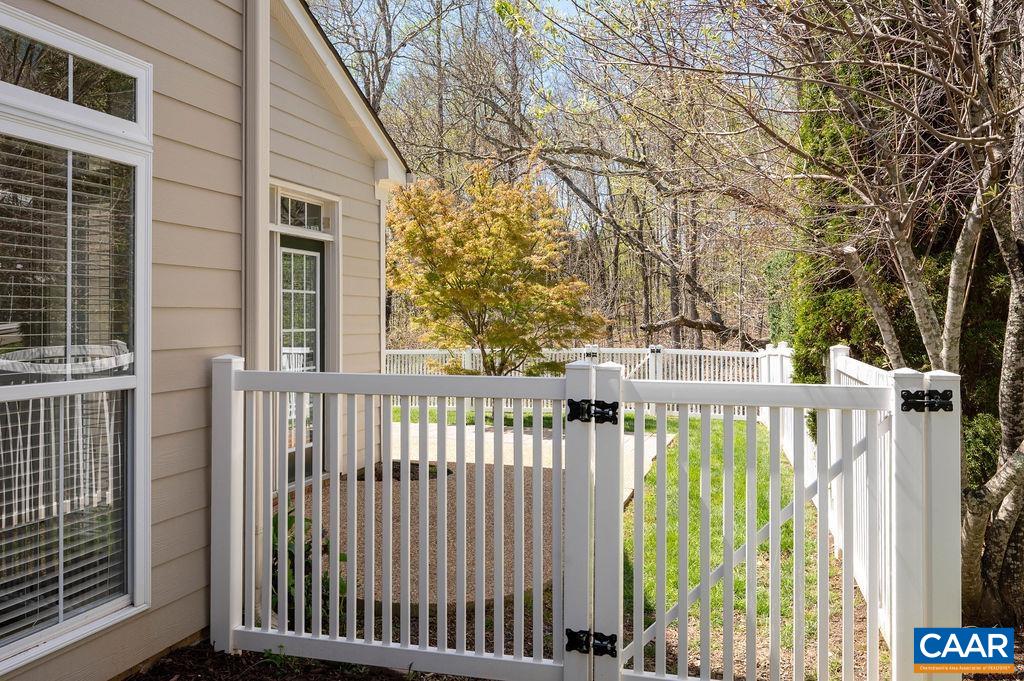 1448 GATE POST LN