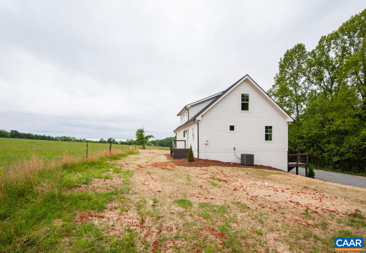 205 LEAGUE LN