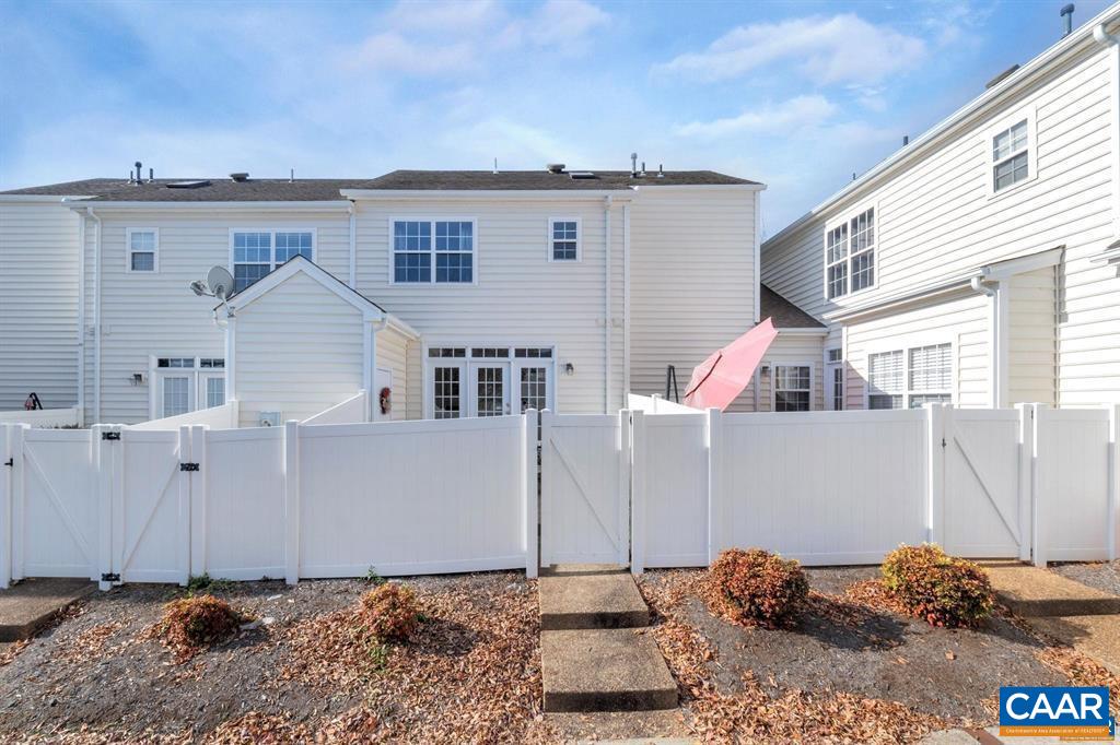 2113 PINEY KNOLL LN