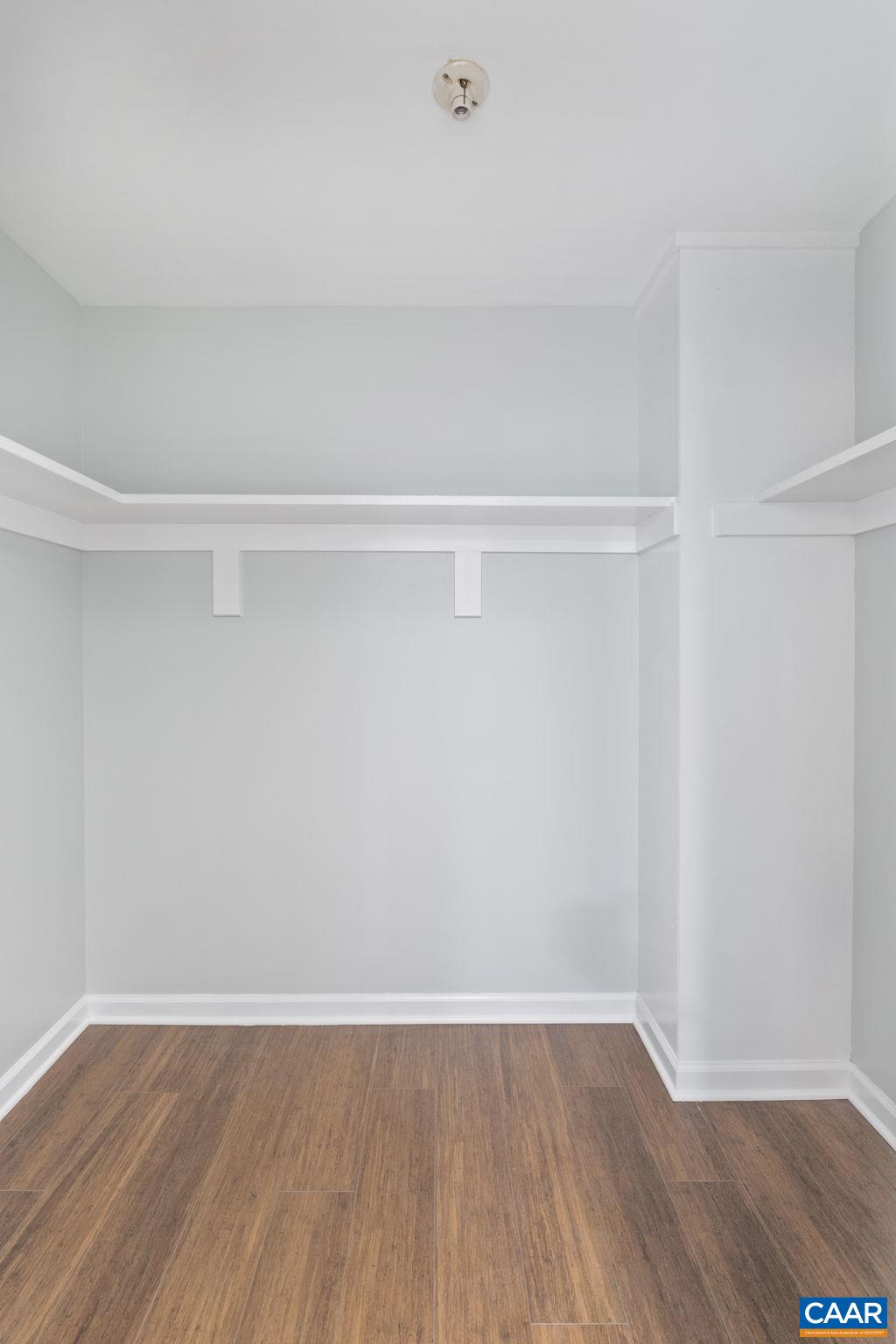 102 POWHATAN CIR