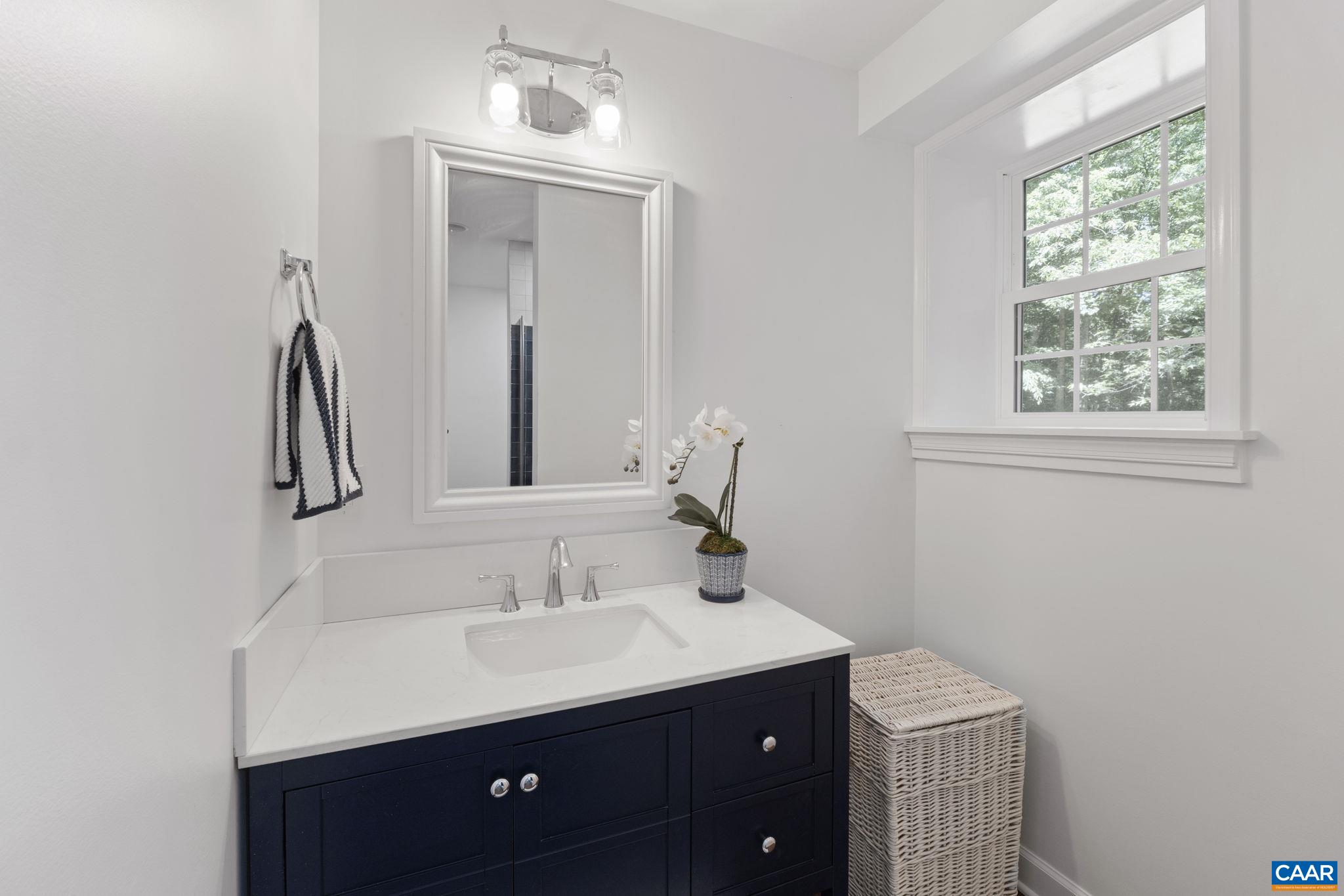 102 POWHATAN CIR