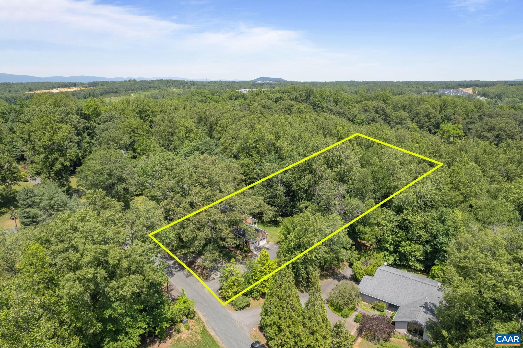 102 POWHATAN CIR
