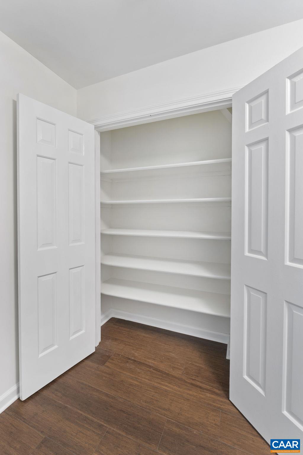 102 POWHATAN CIR