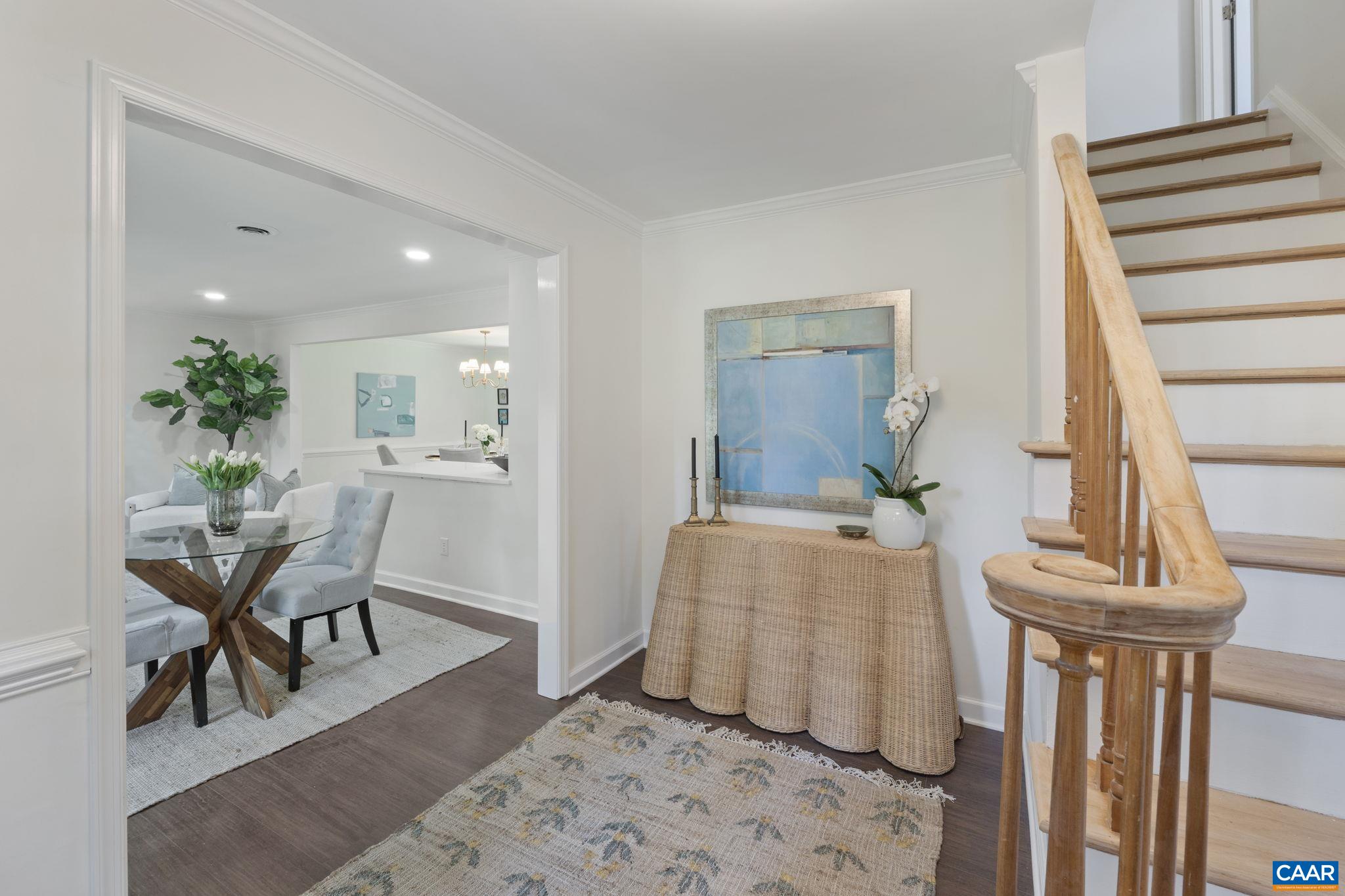 102 POWHATAN CIR