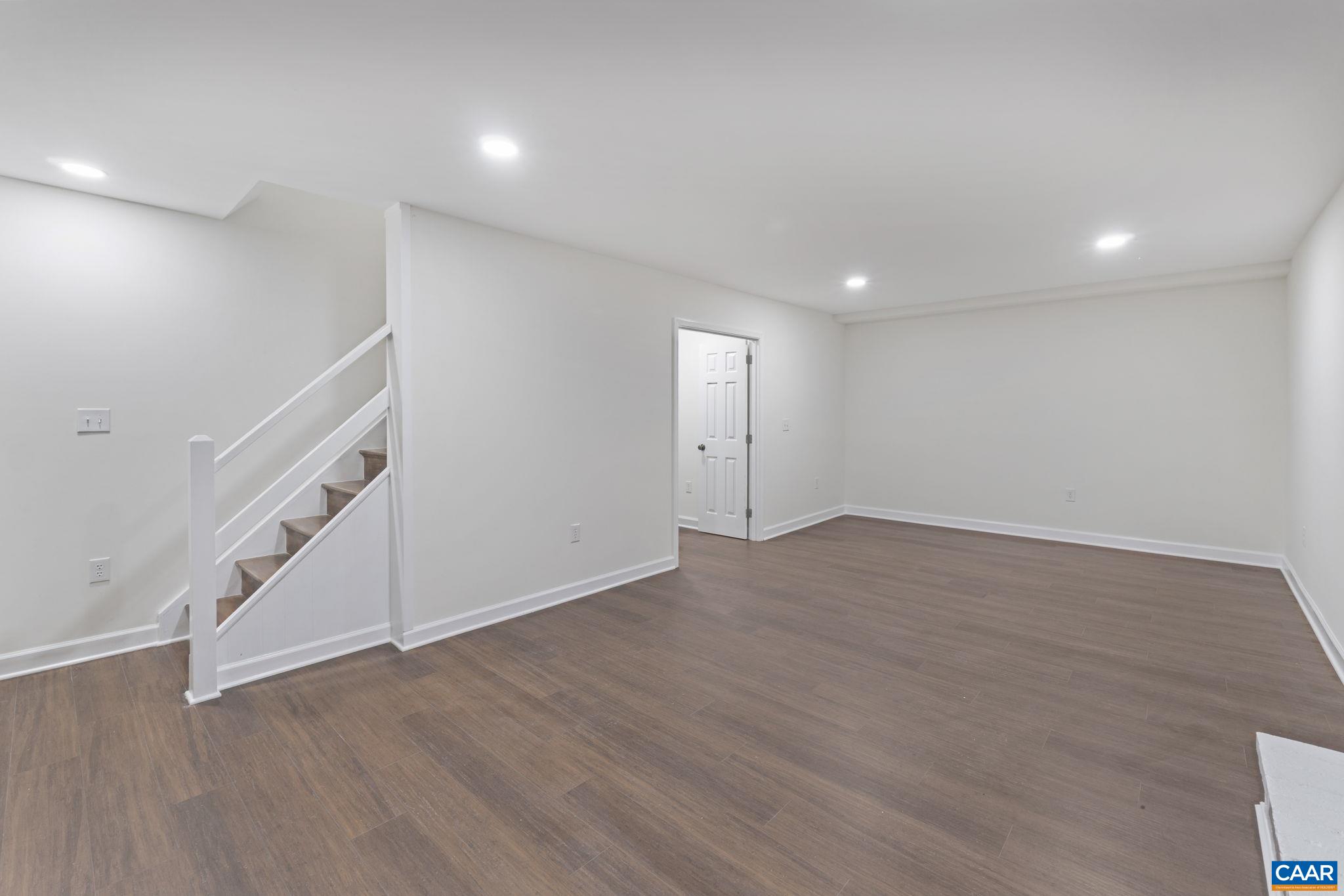 102 POWHATAN CIR
