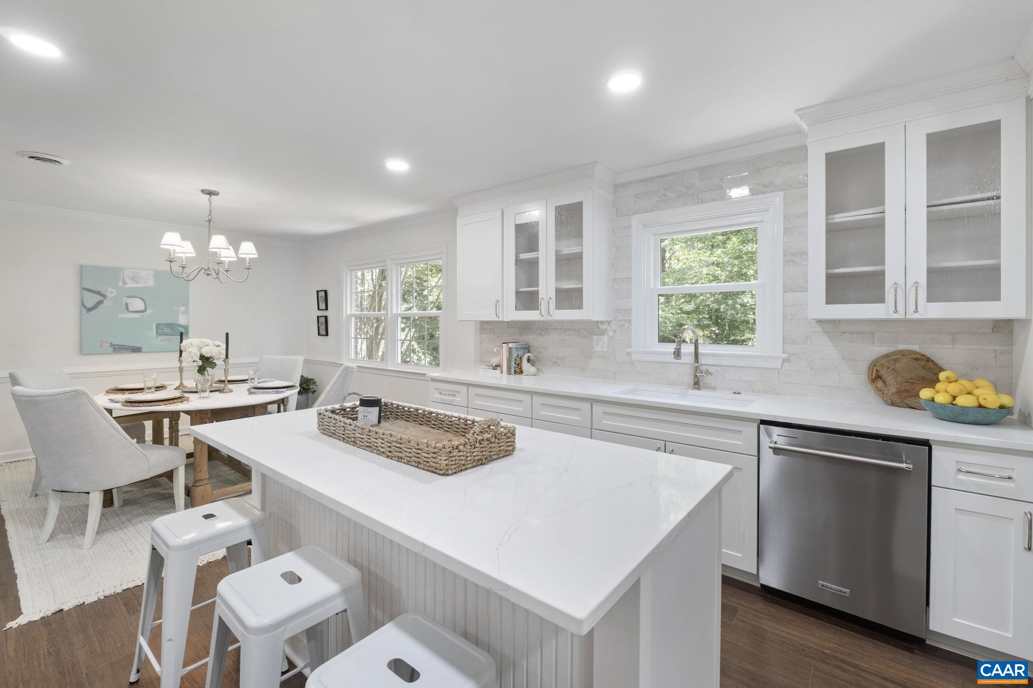 102 POWHATAN CIR