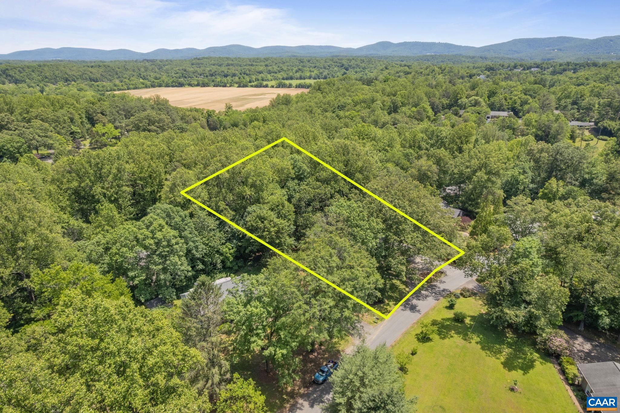 102 POWHATAN CIR