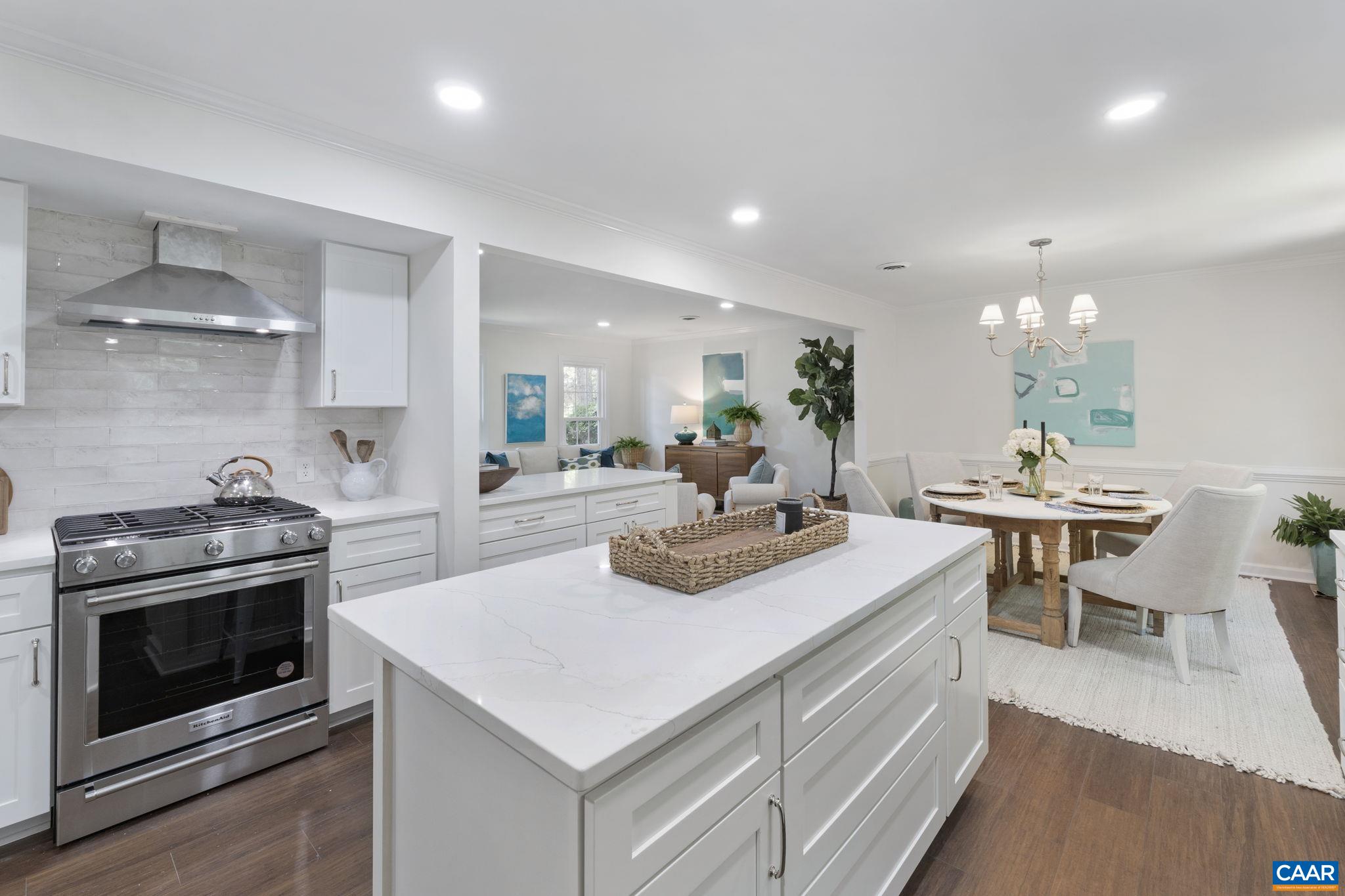 102 POWHATAN CIR