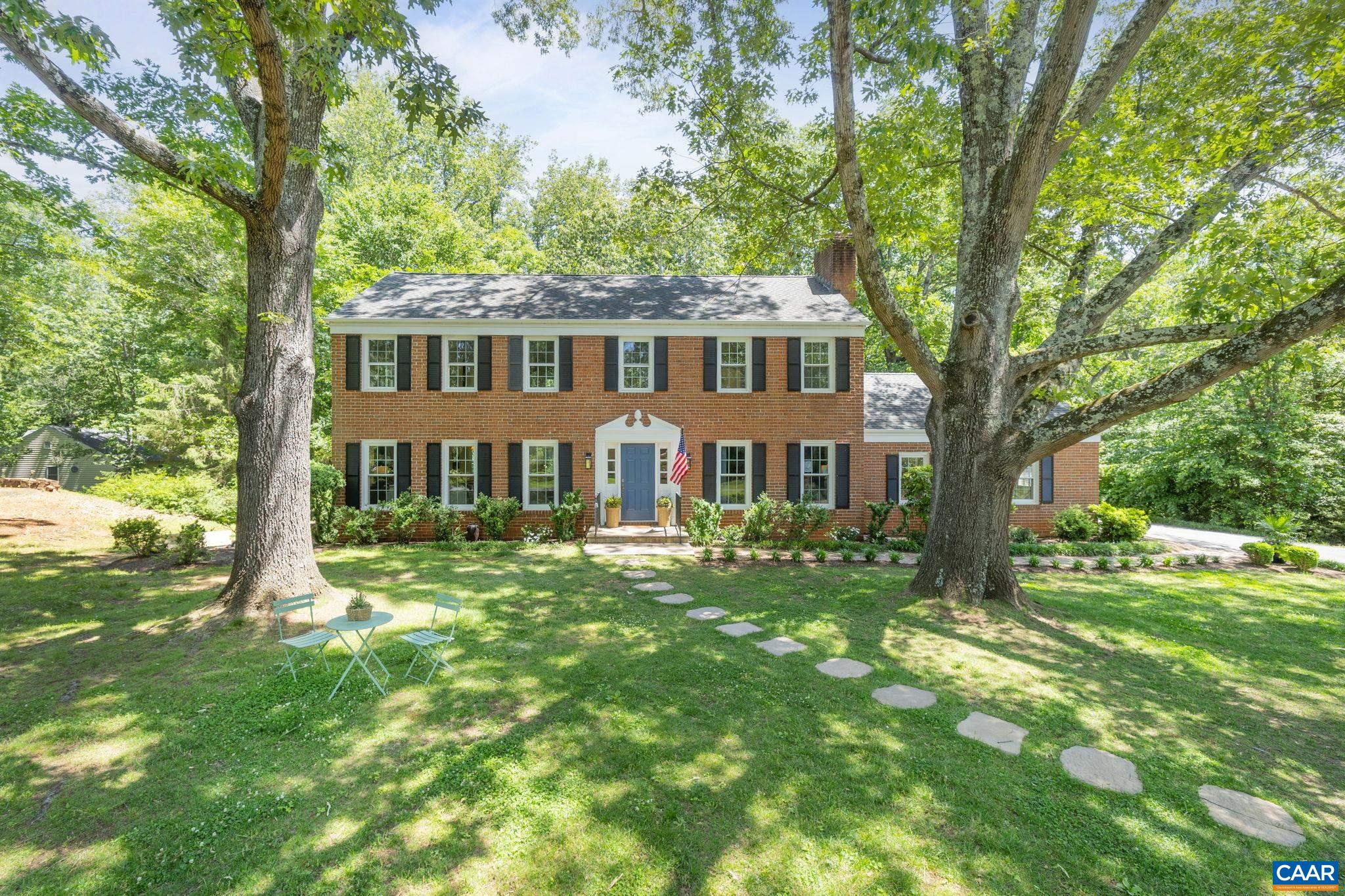 102 POWHATAN CIR