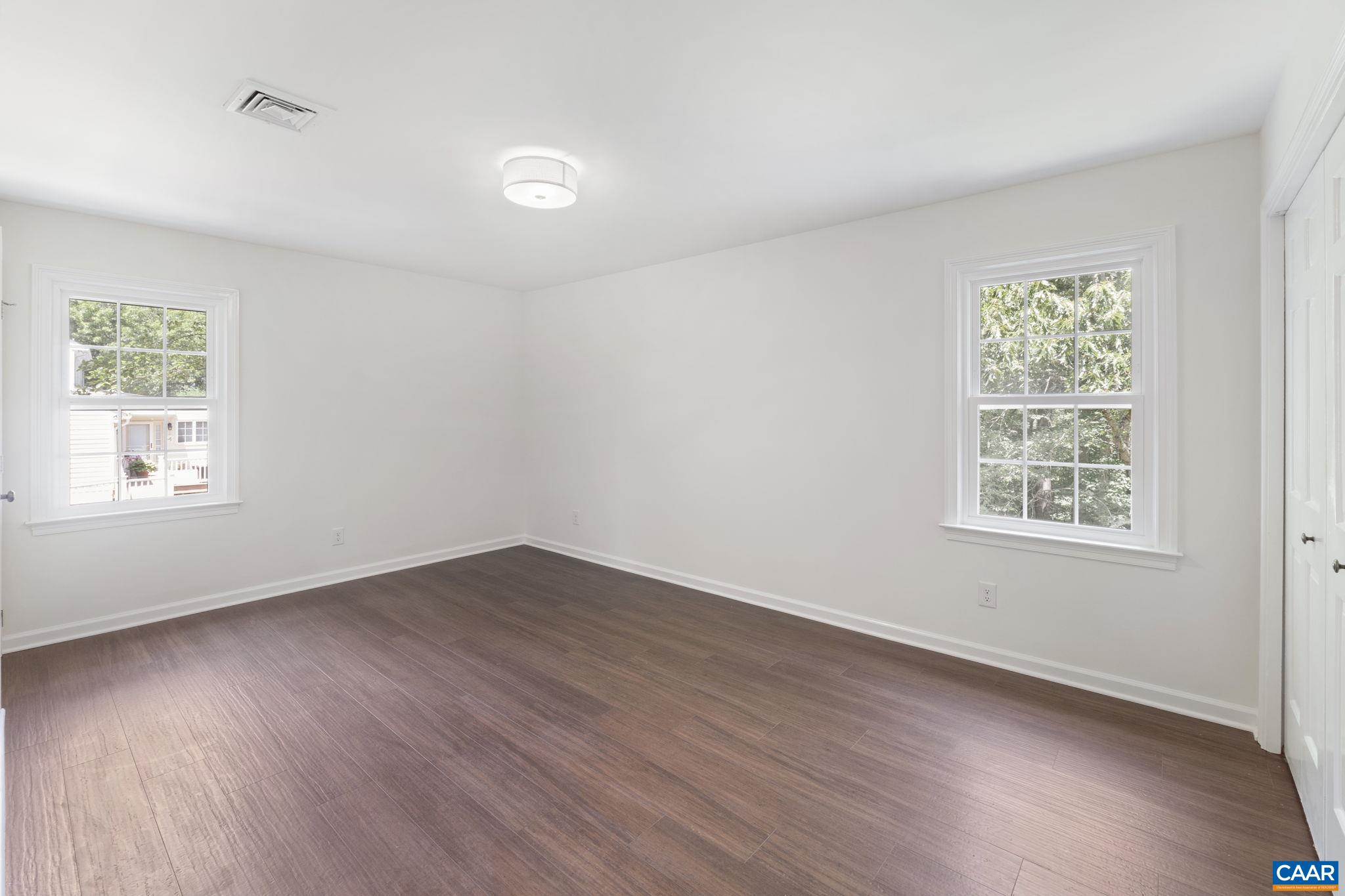 102 POWHATAN CIR