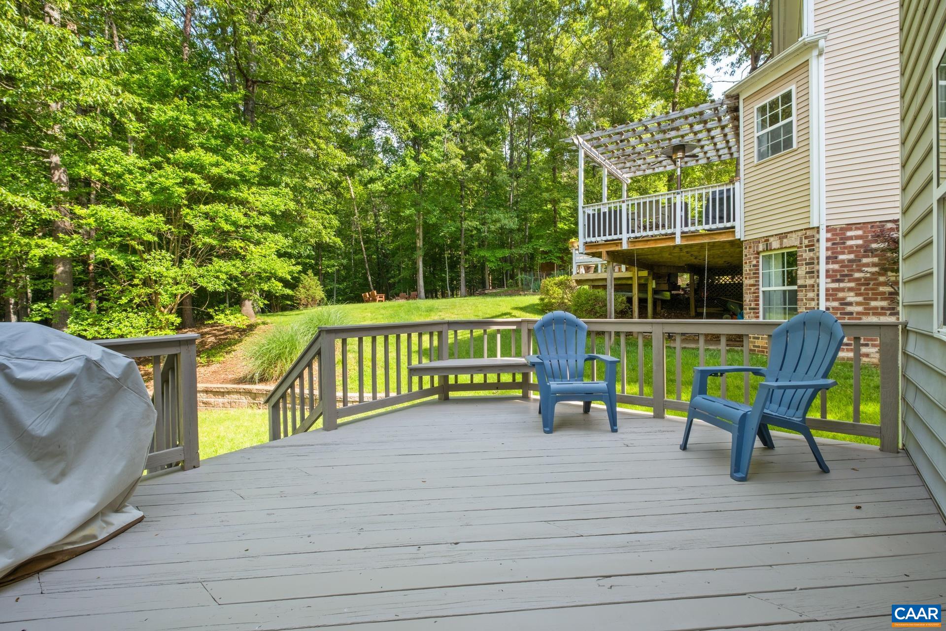 1902 ENGLISH OAKS CIR N