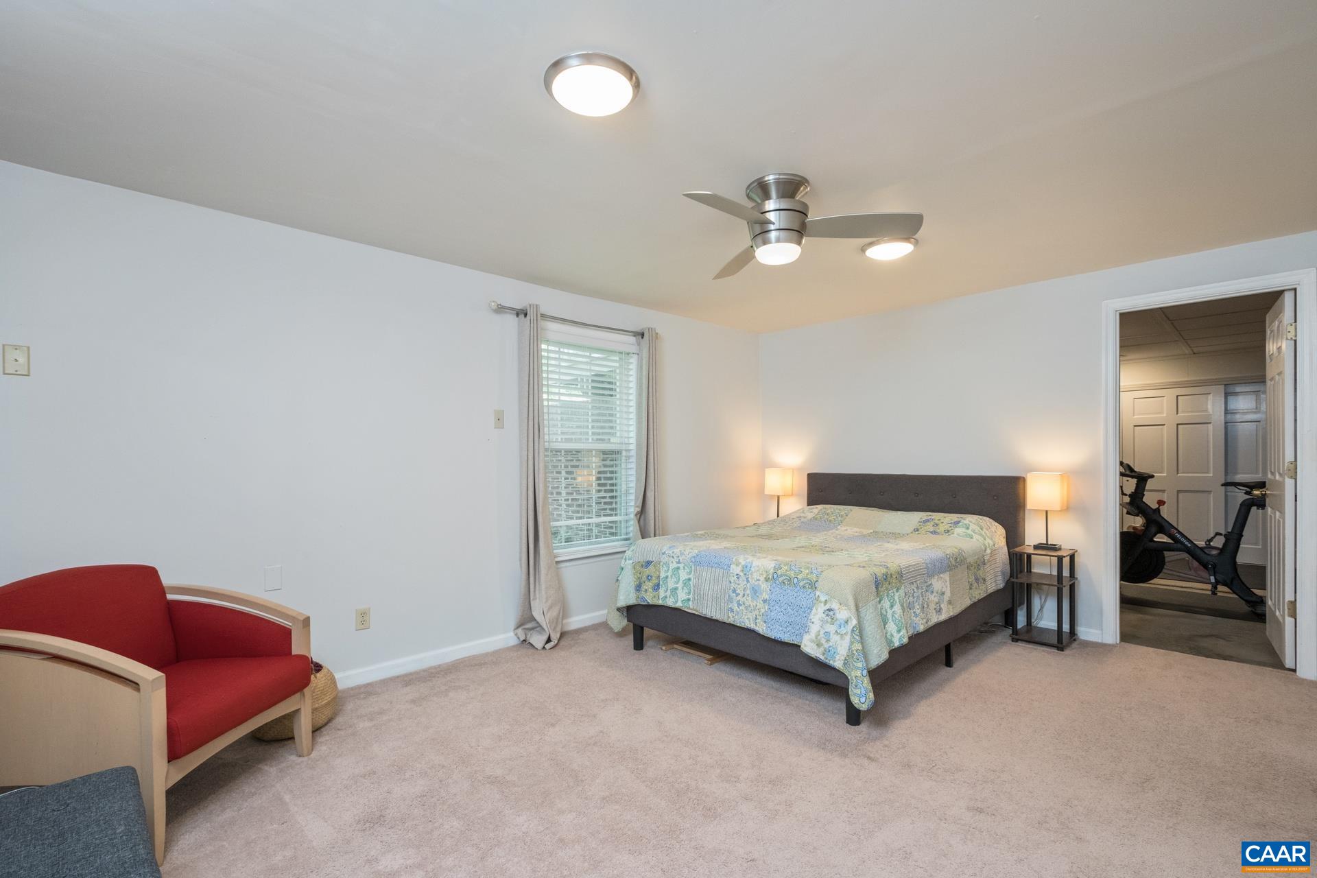 1902 ENGLISH OAKS CIR N