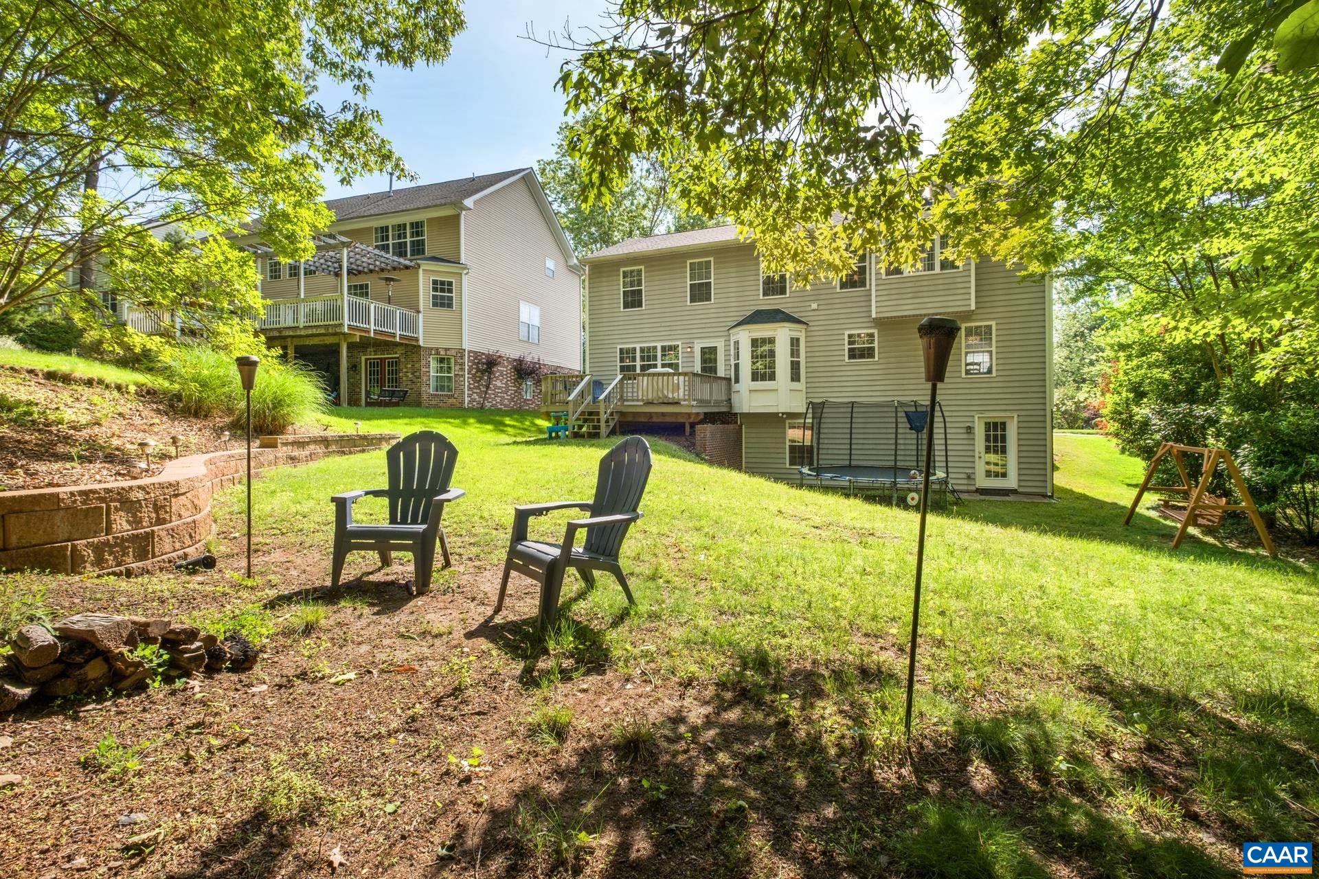1902 ENGLISH OAKS CIR N
