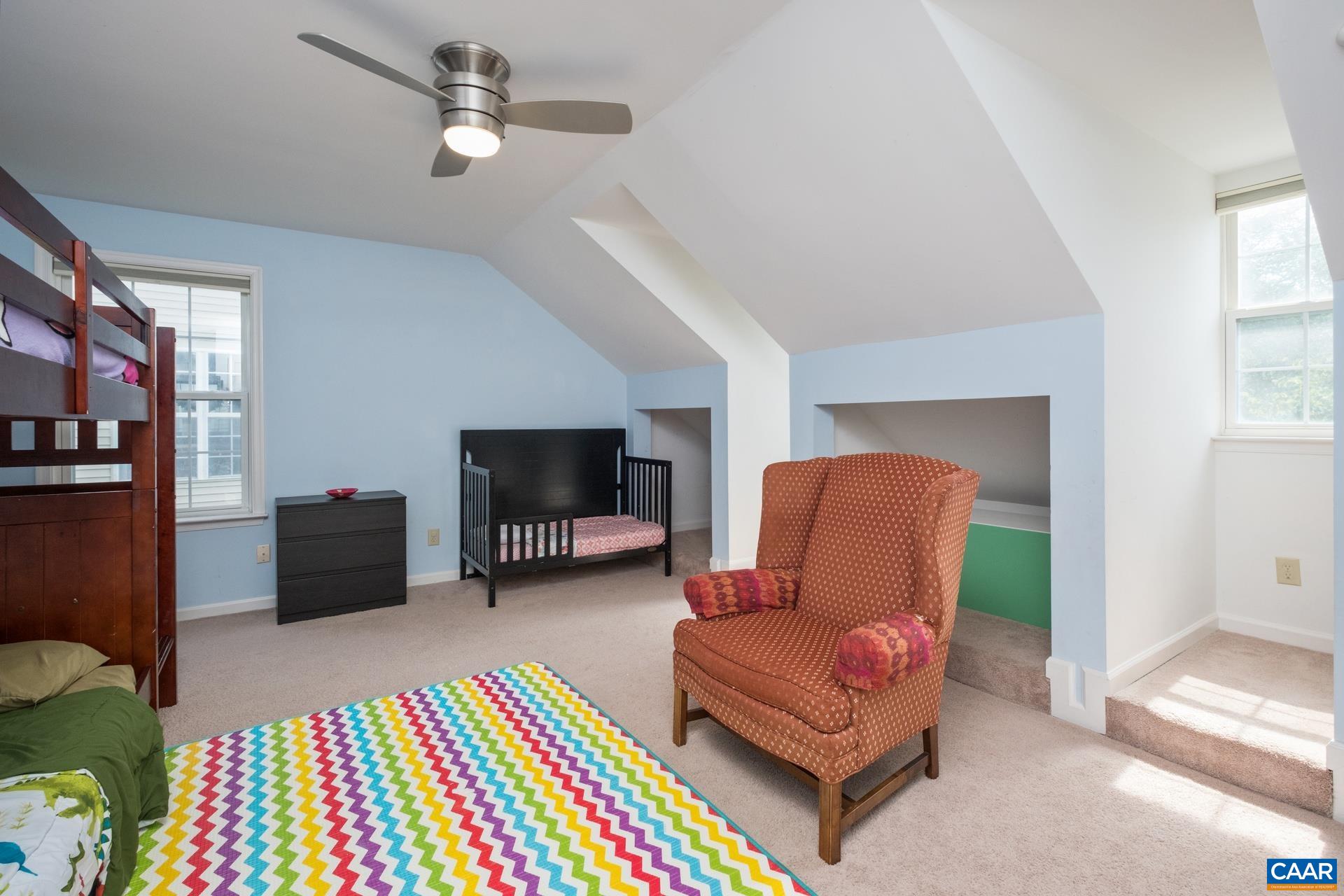 1902 ENGLISH OAKS CIR N