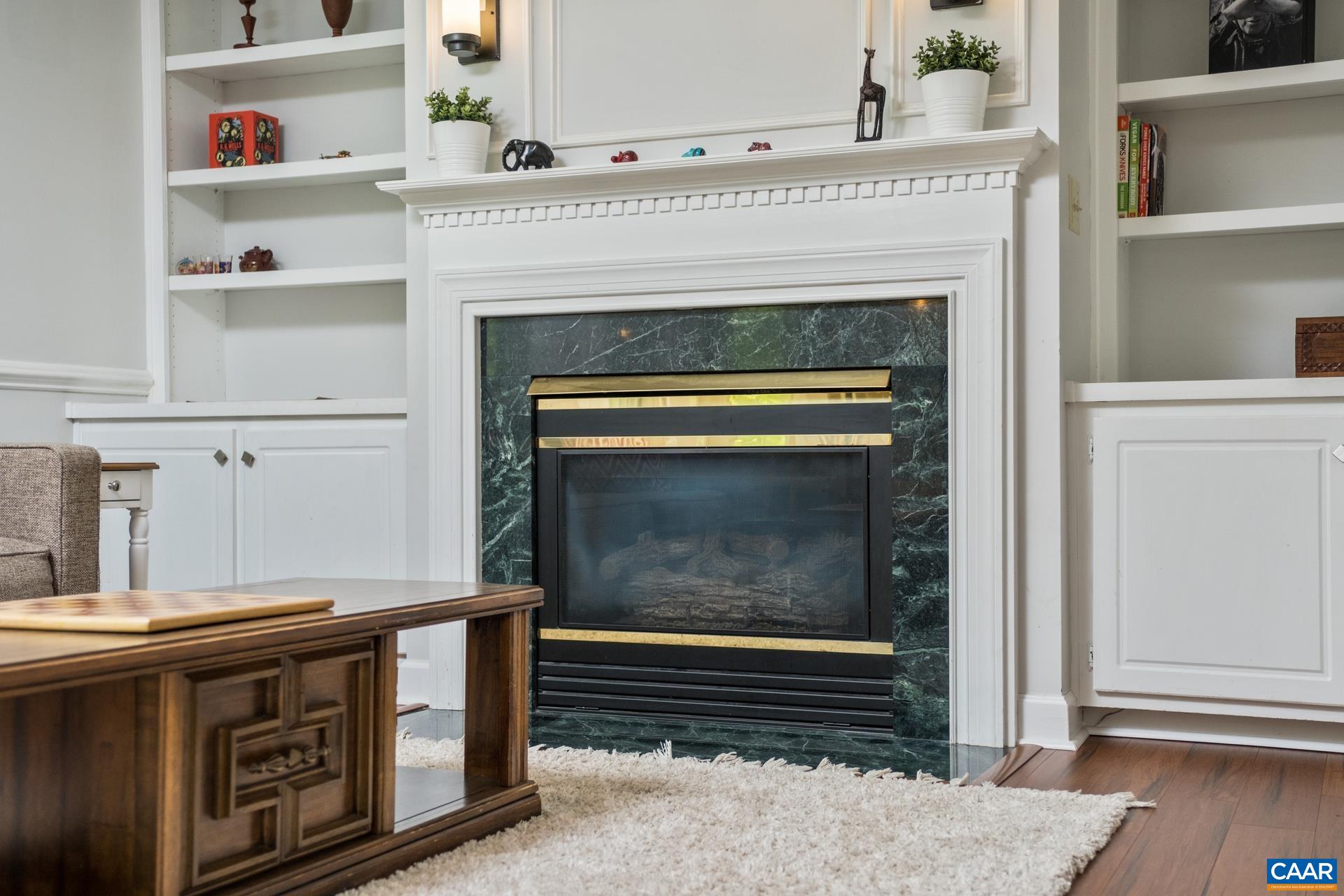 1902 ENGLISH OAKS CIR N