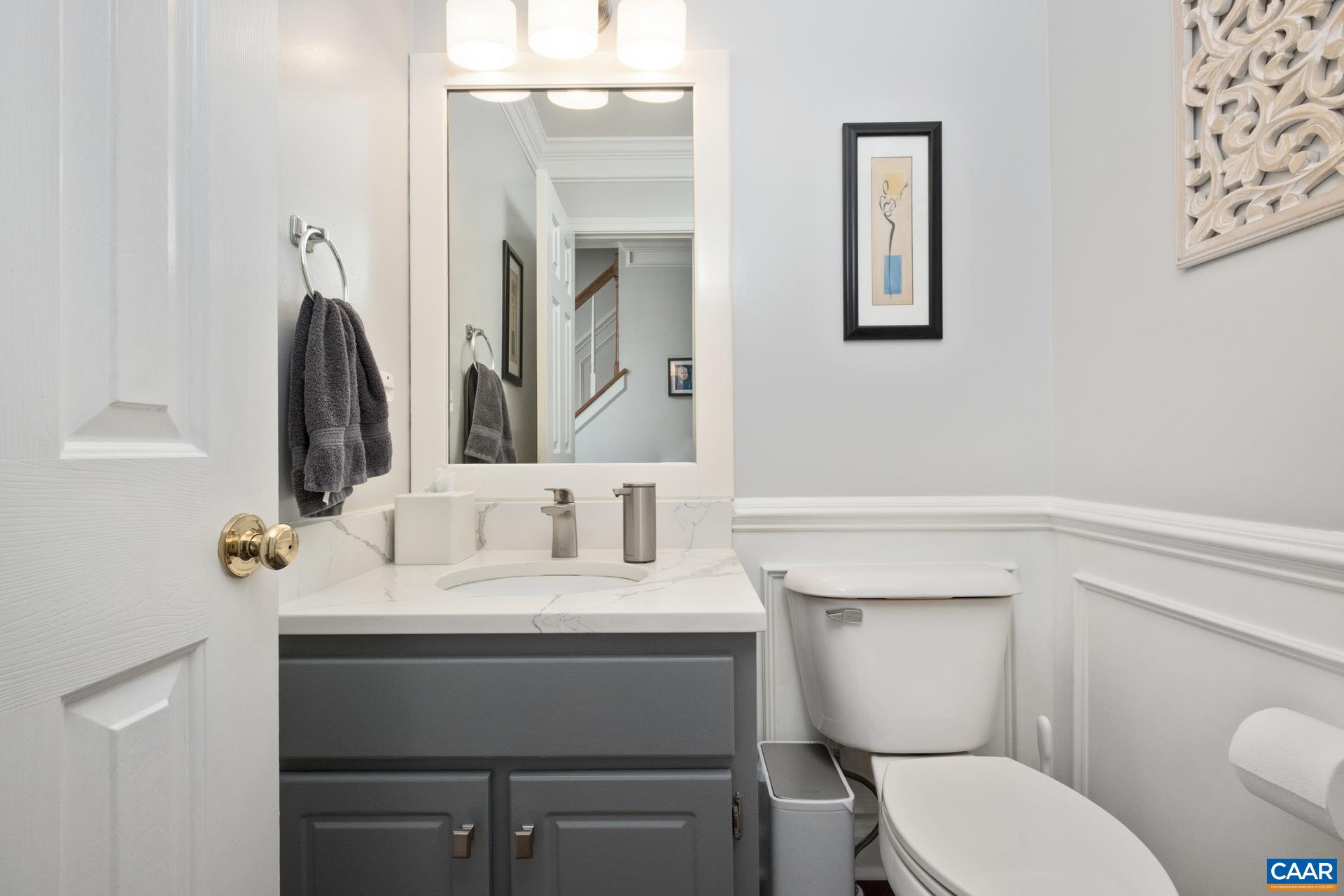 1902 ENGLISH OAKS CIR N