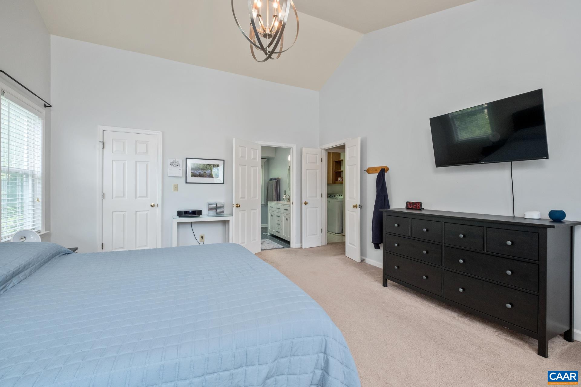 1902 ENGLISH OAKS CIR N