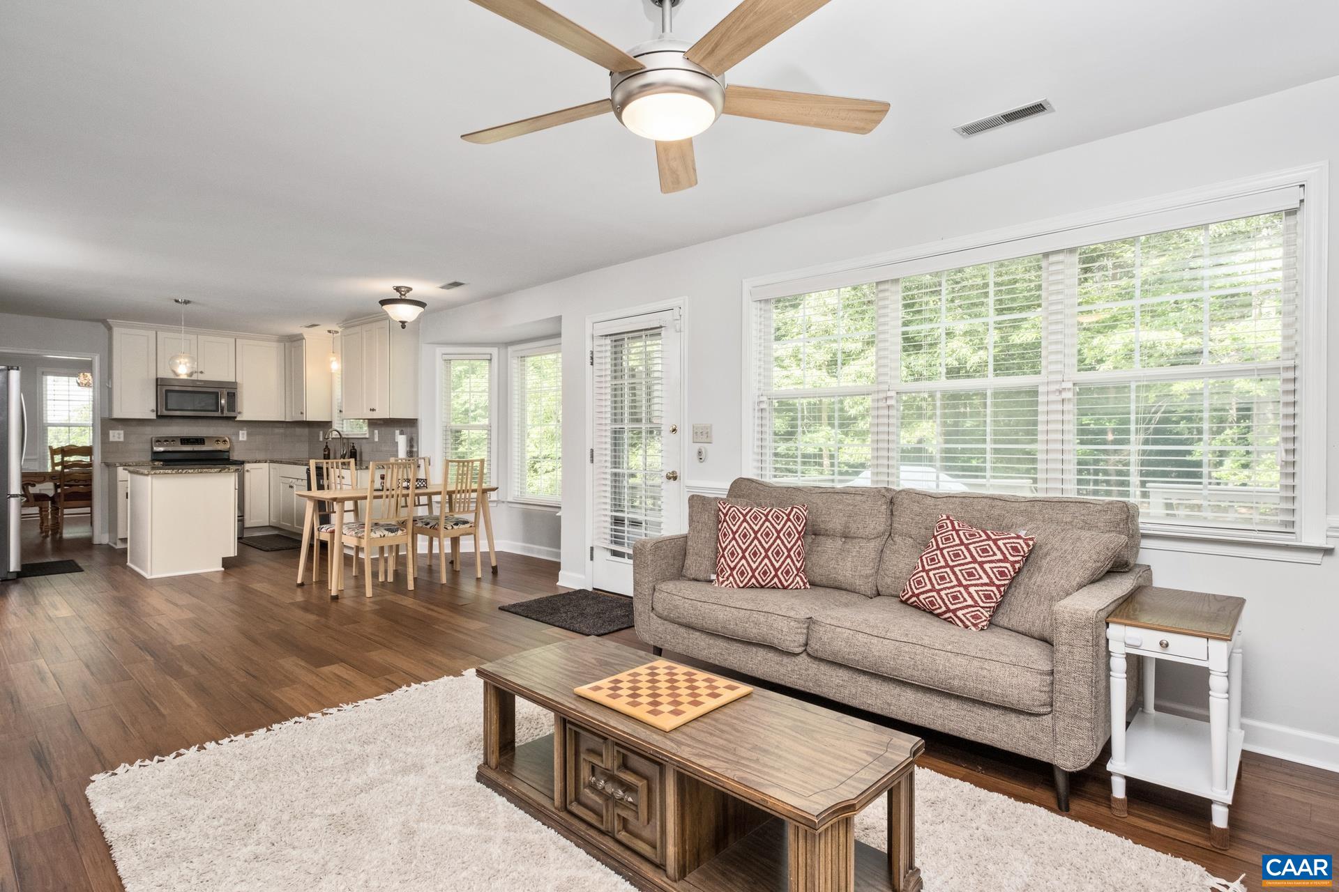 1902 ENGLISH OAKS CIR N