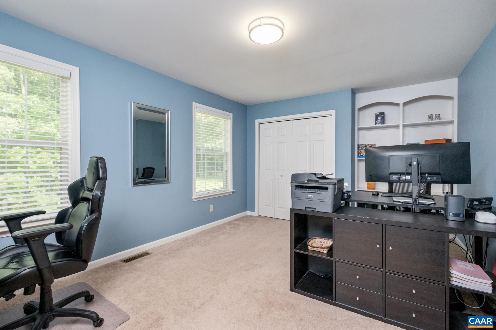 1902 ENGLISH OAKS CIR N