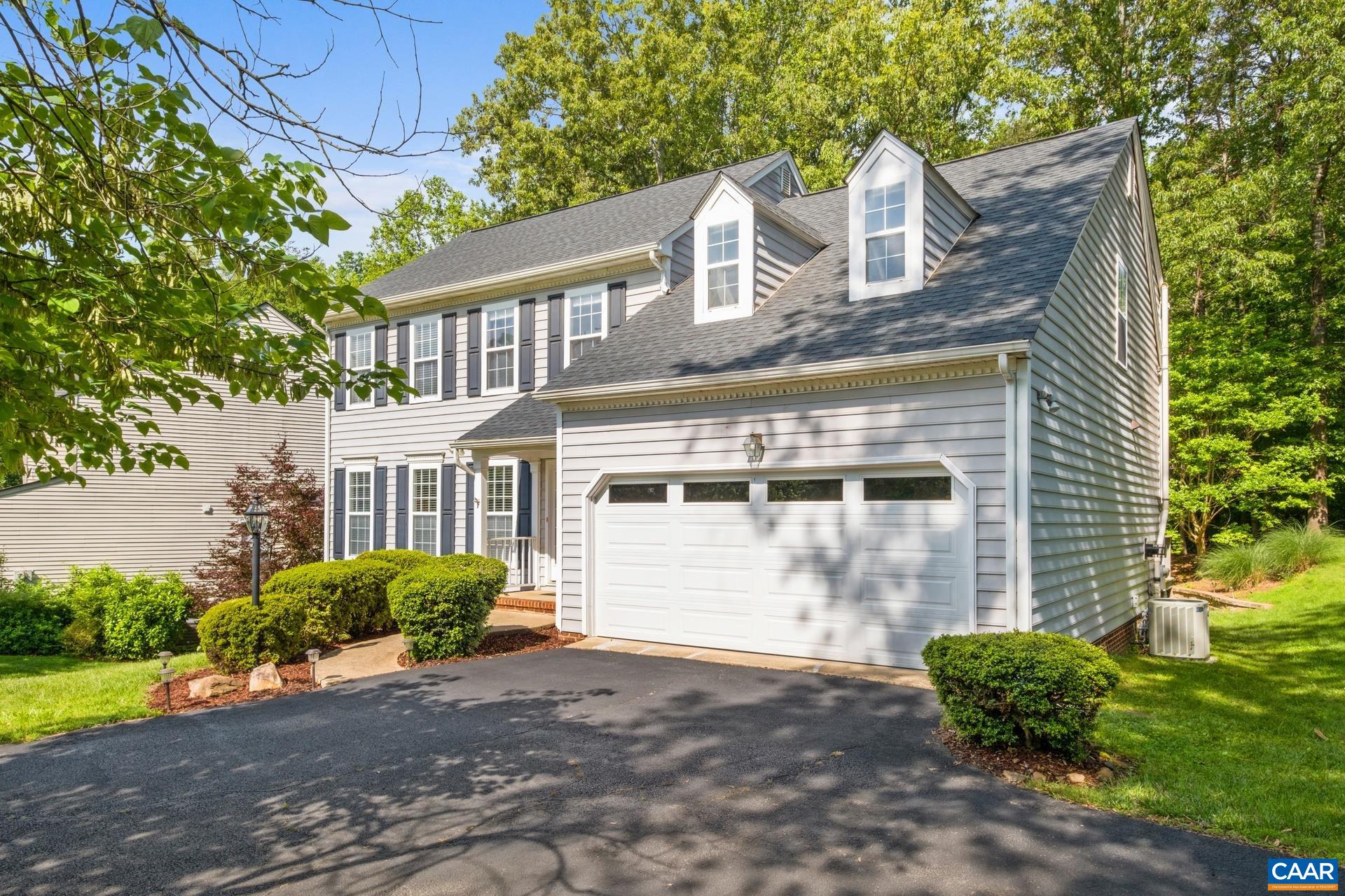 1902 ENGLISH OAKS CIR N
