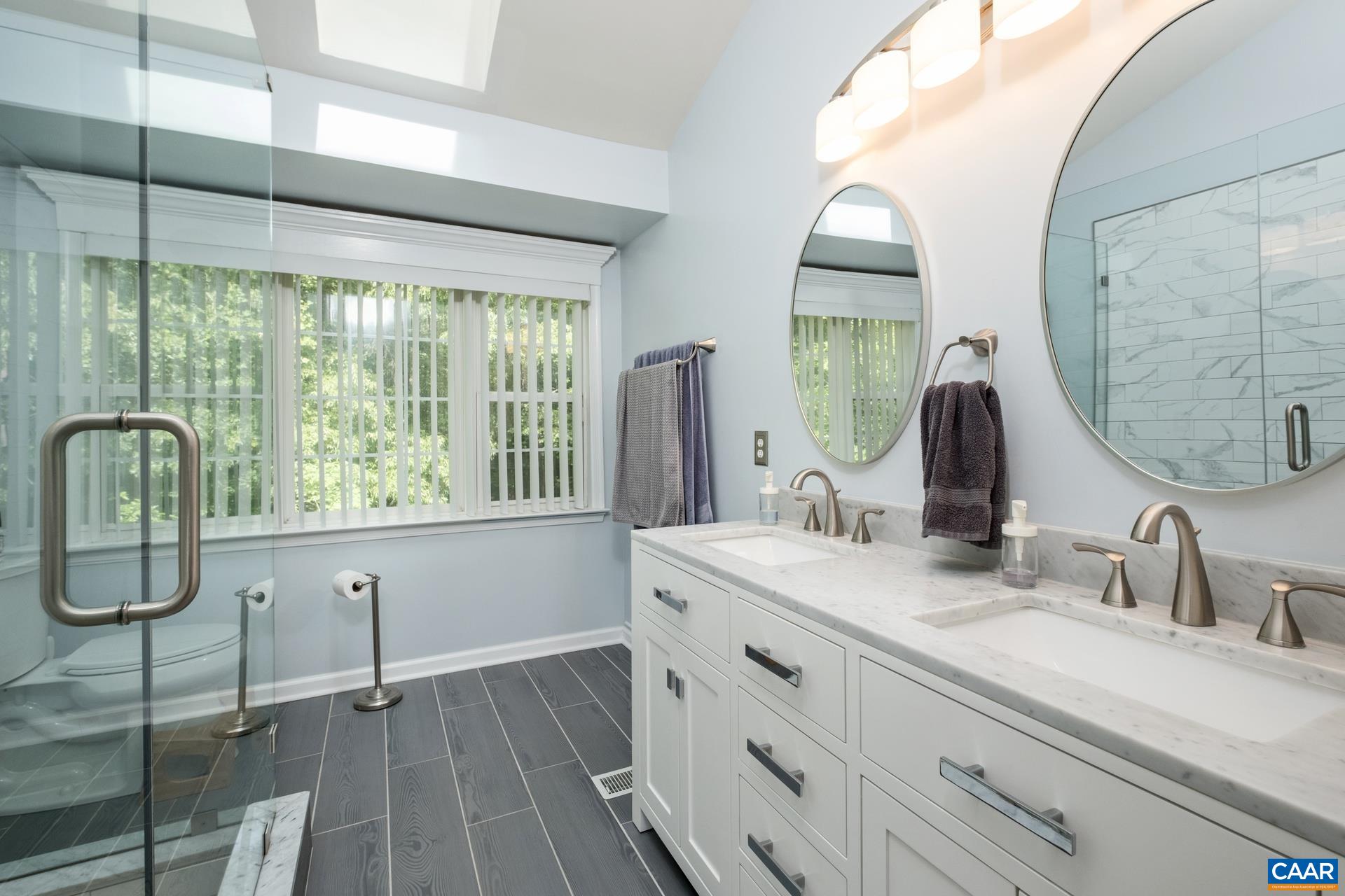 1902 ENGLISH OAKS CIR N