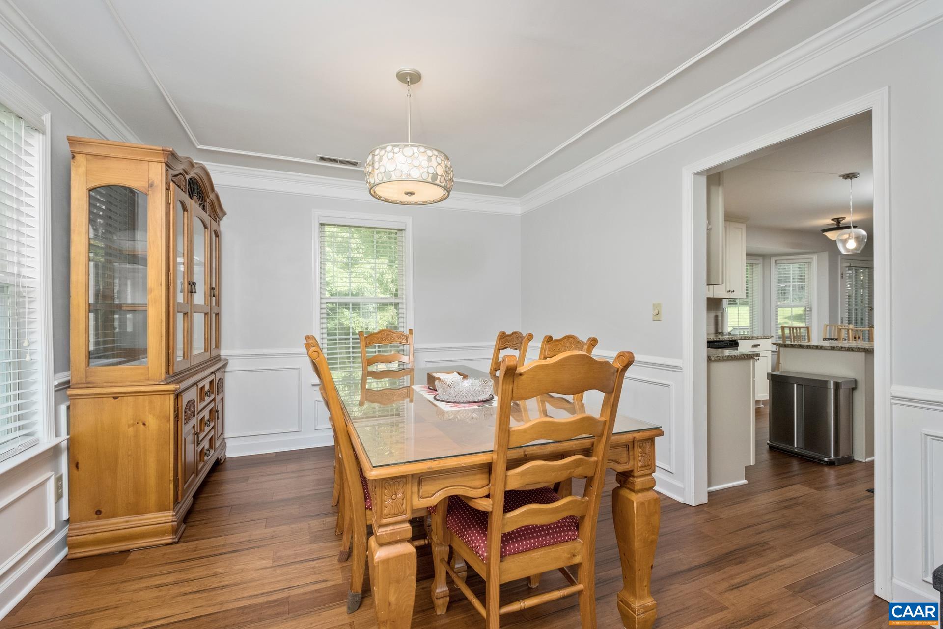 1902 ENGLISH OAKS CIR N