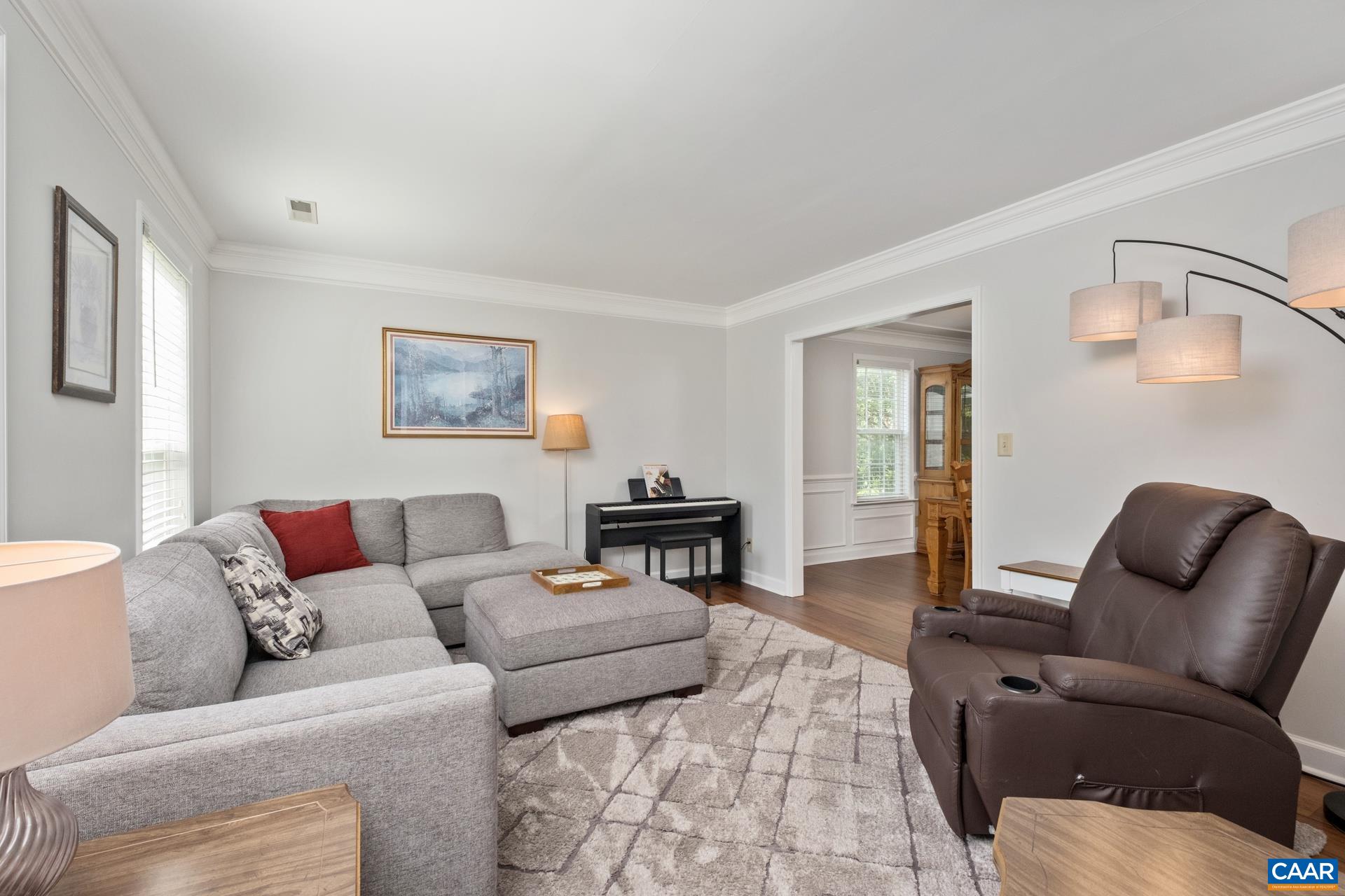 1902 ENGLISH OAKS CIR N