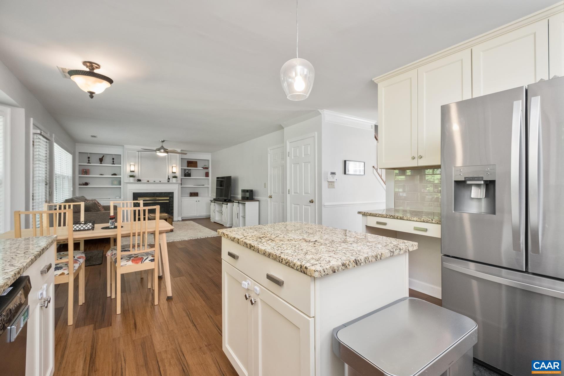 1902 ENGLISH OAKS CIR N