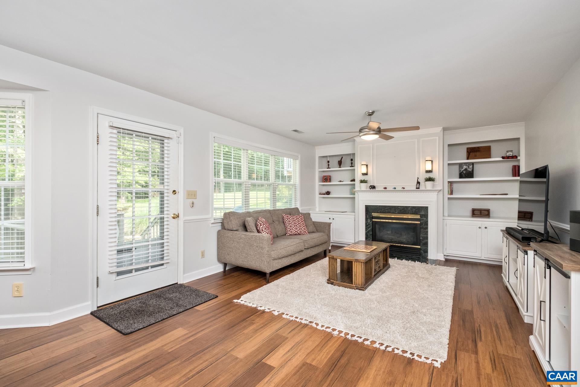 1902 ENGLISH OAKS CIR N