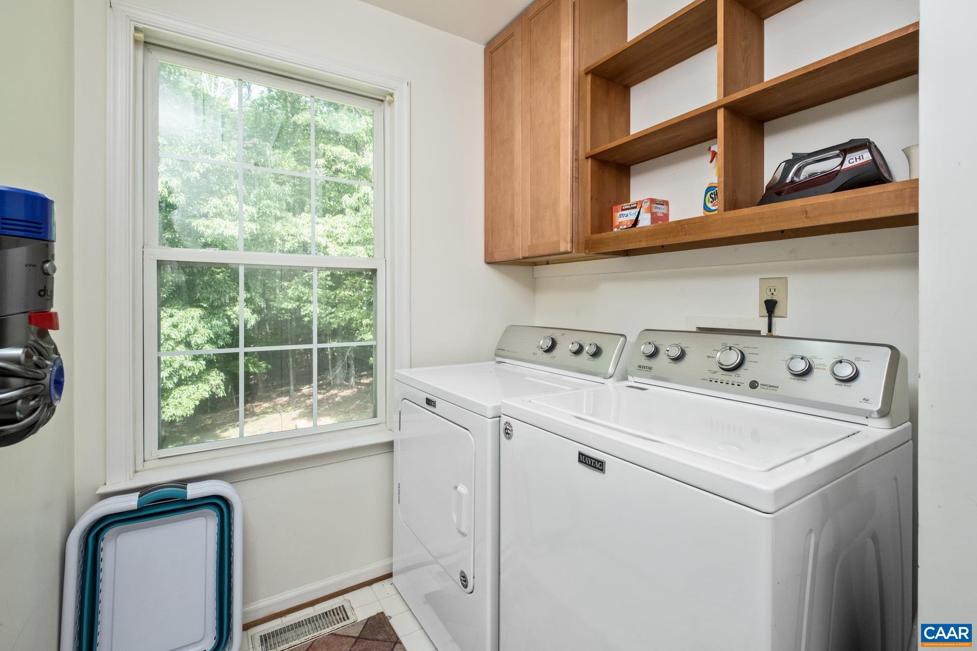 1902 ENGLISH OAKS CIR N