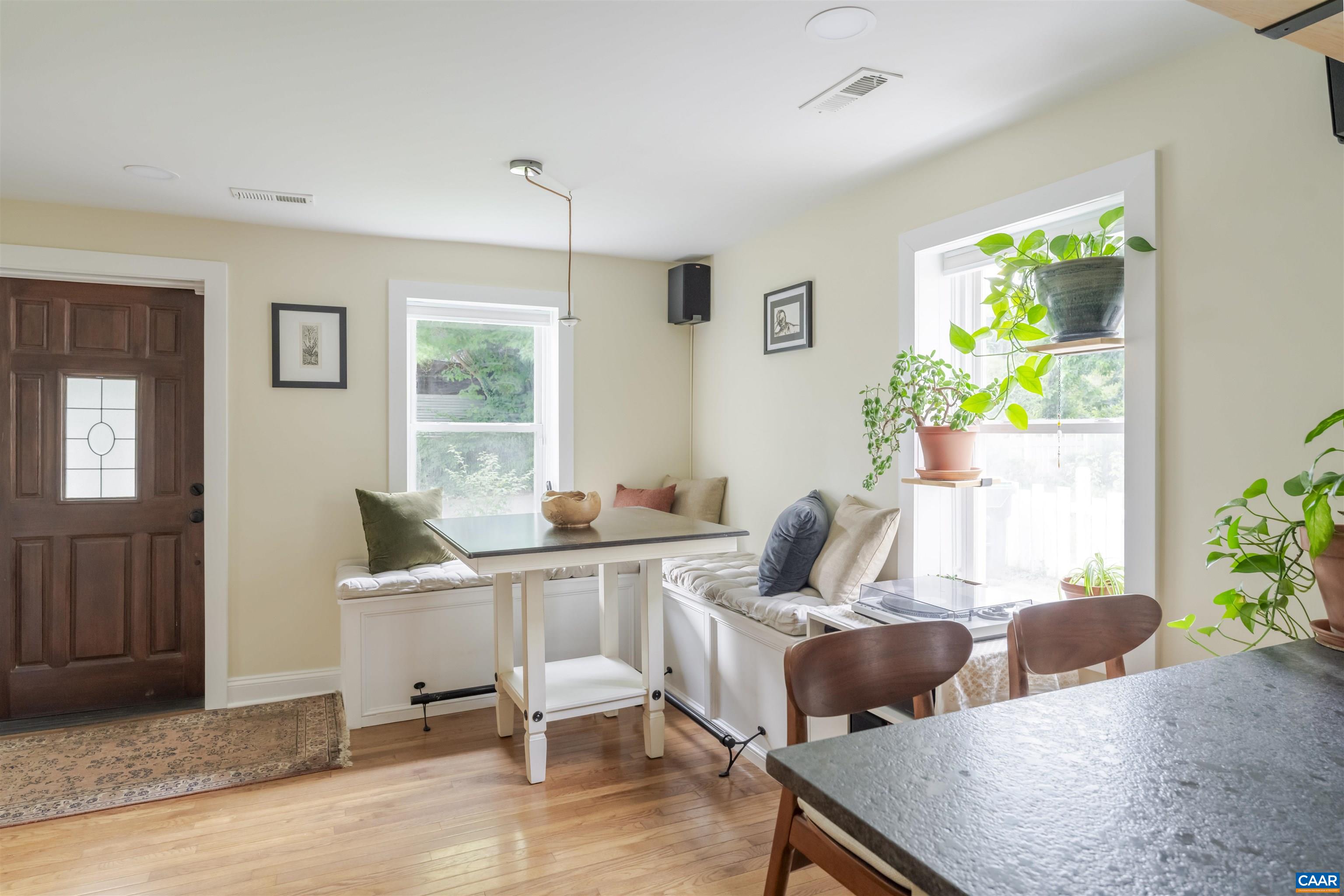 304 NW 11TH ST