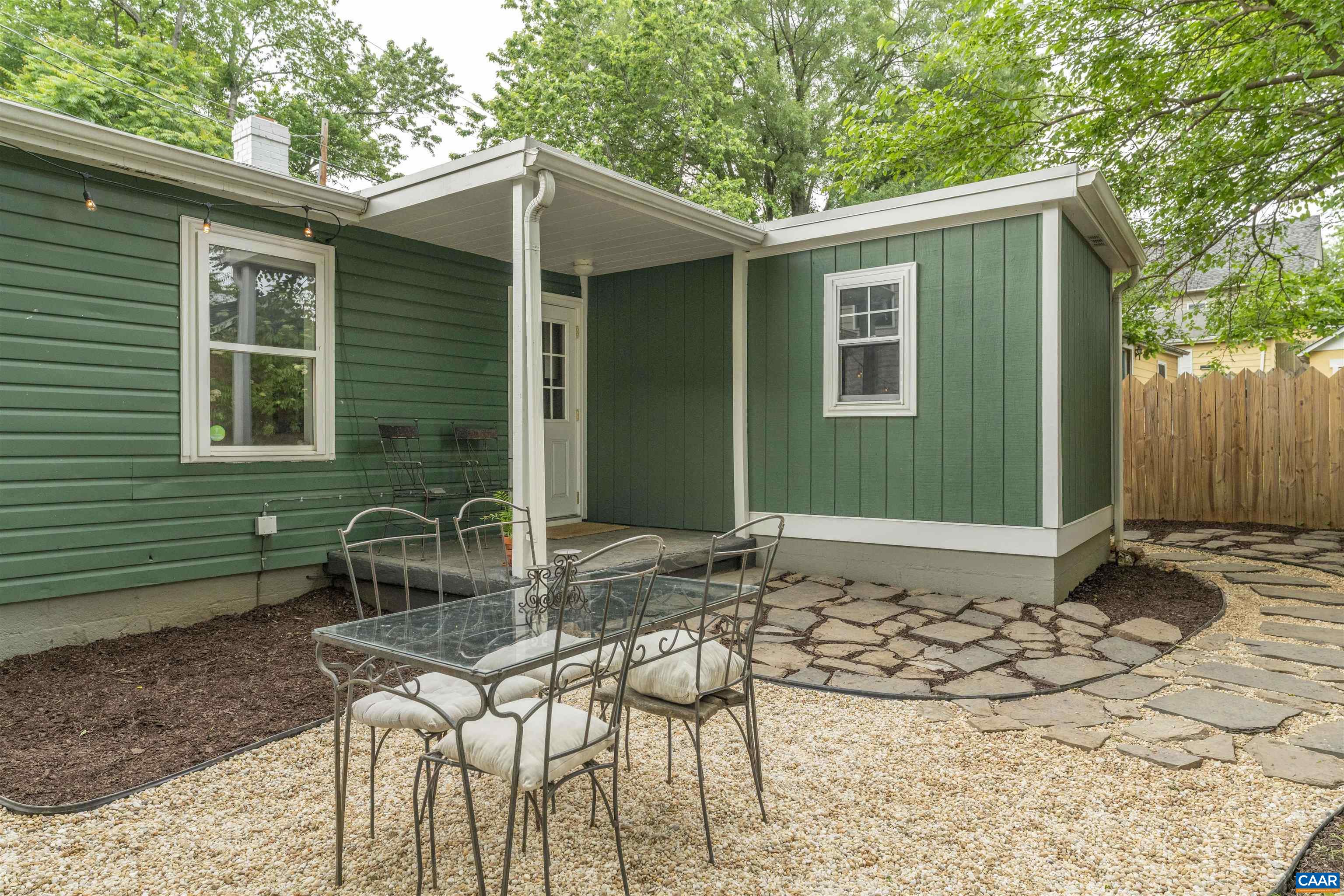 304 NW 11TH ST