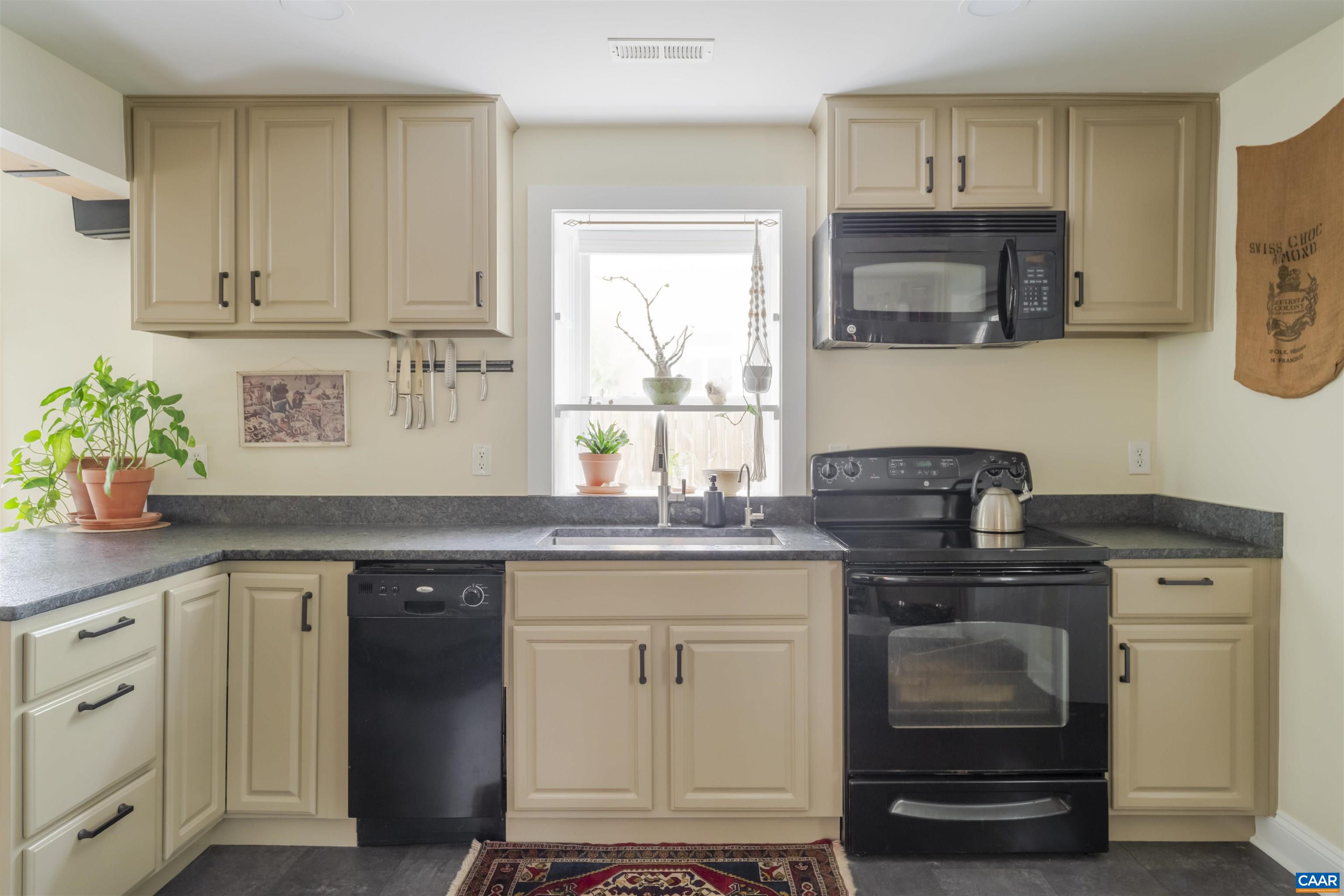 304 NW 11TH ST