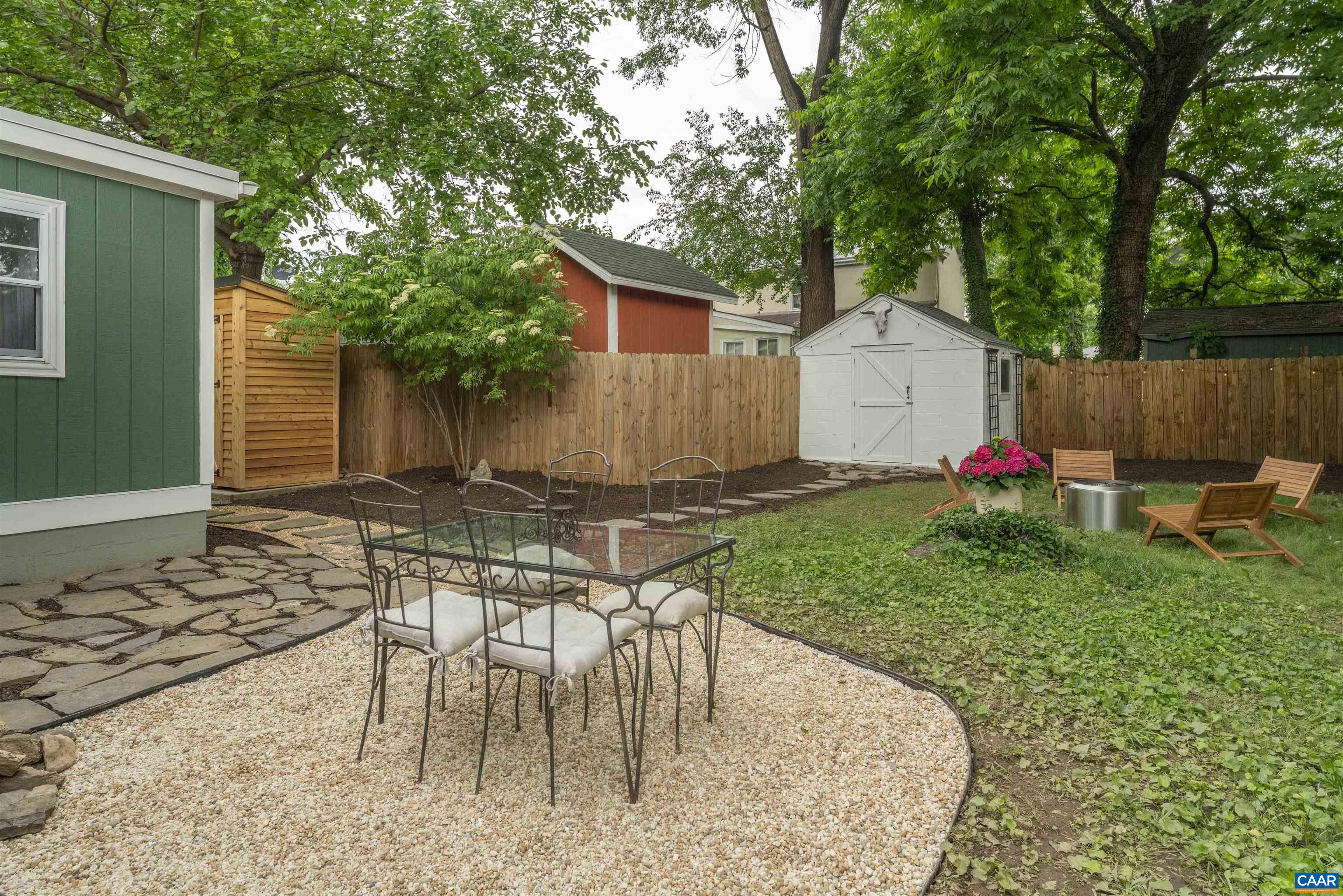 304 NW 11TH ST
