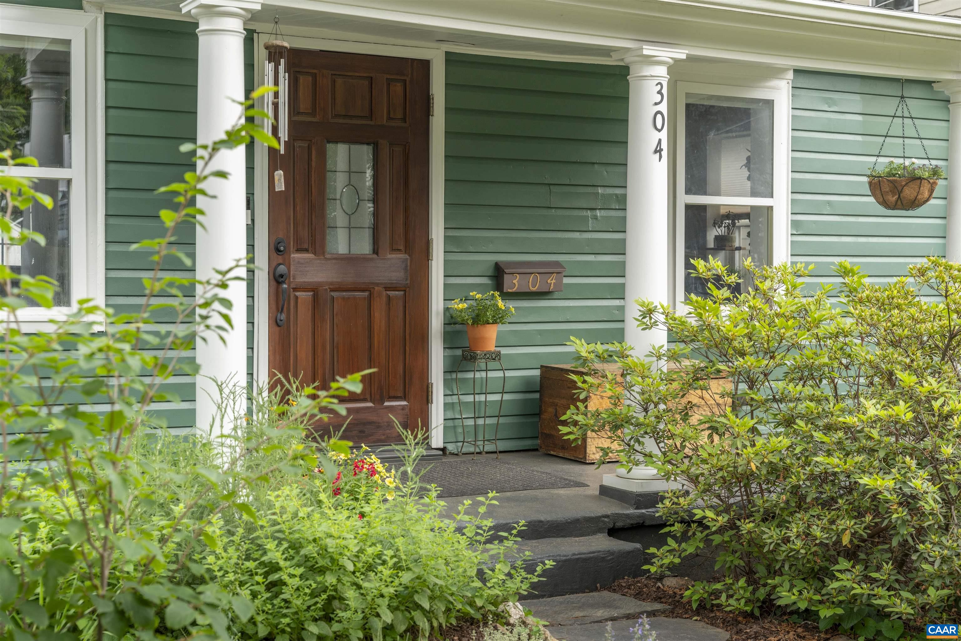 304 NW 11TH ST
