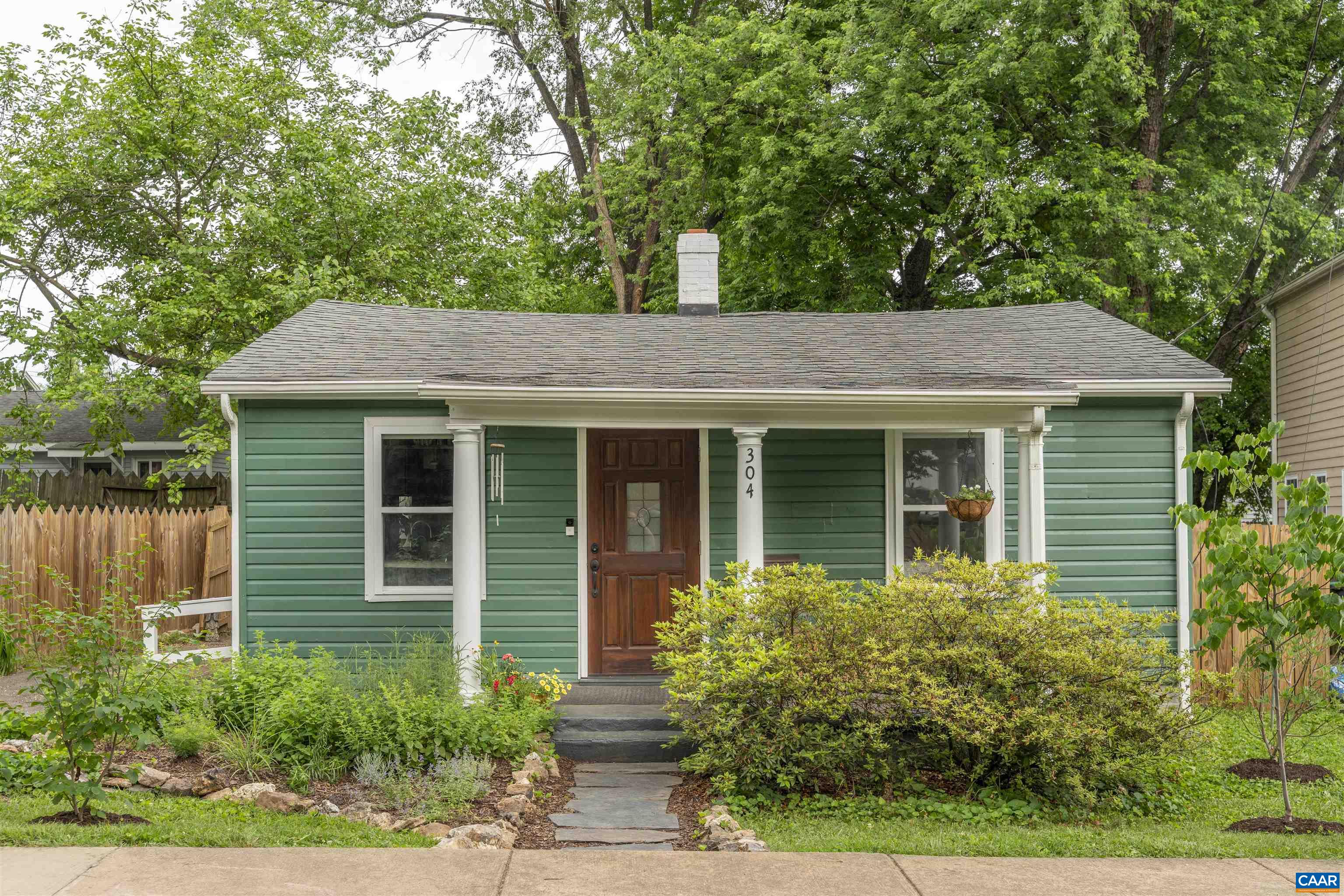 304 NW 11TH ST