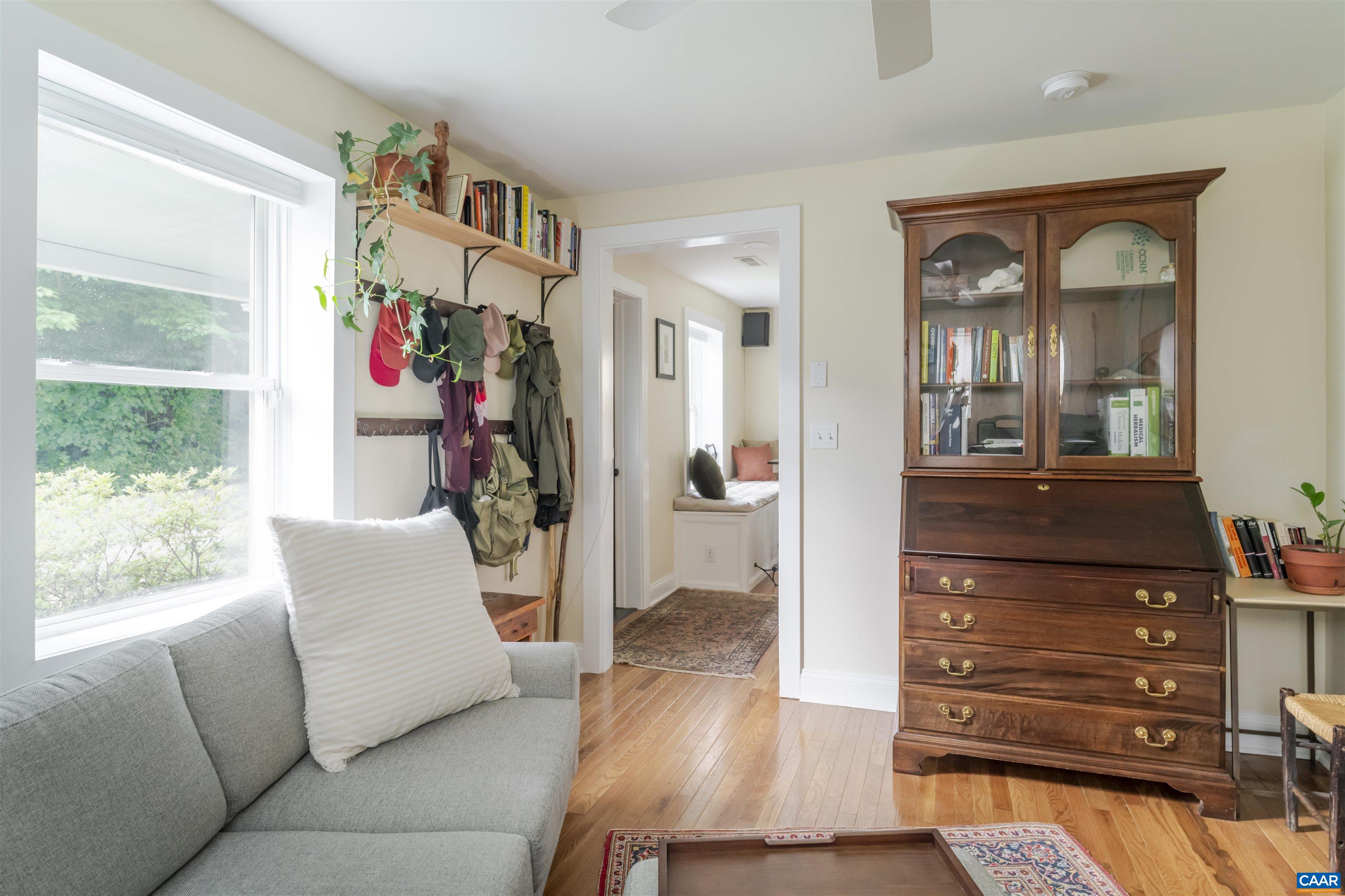 304 NW 11TH ST