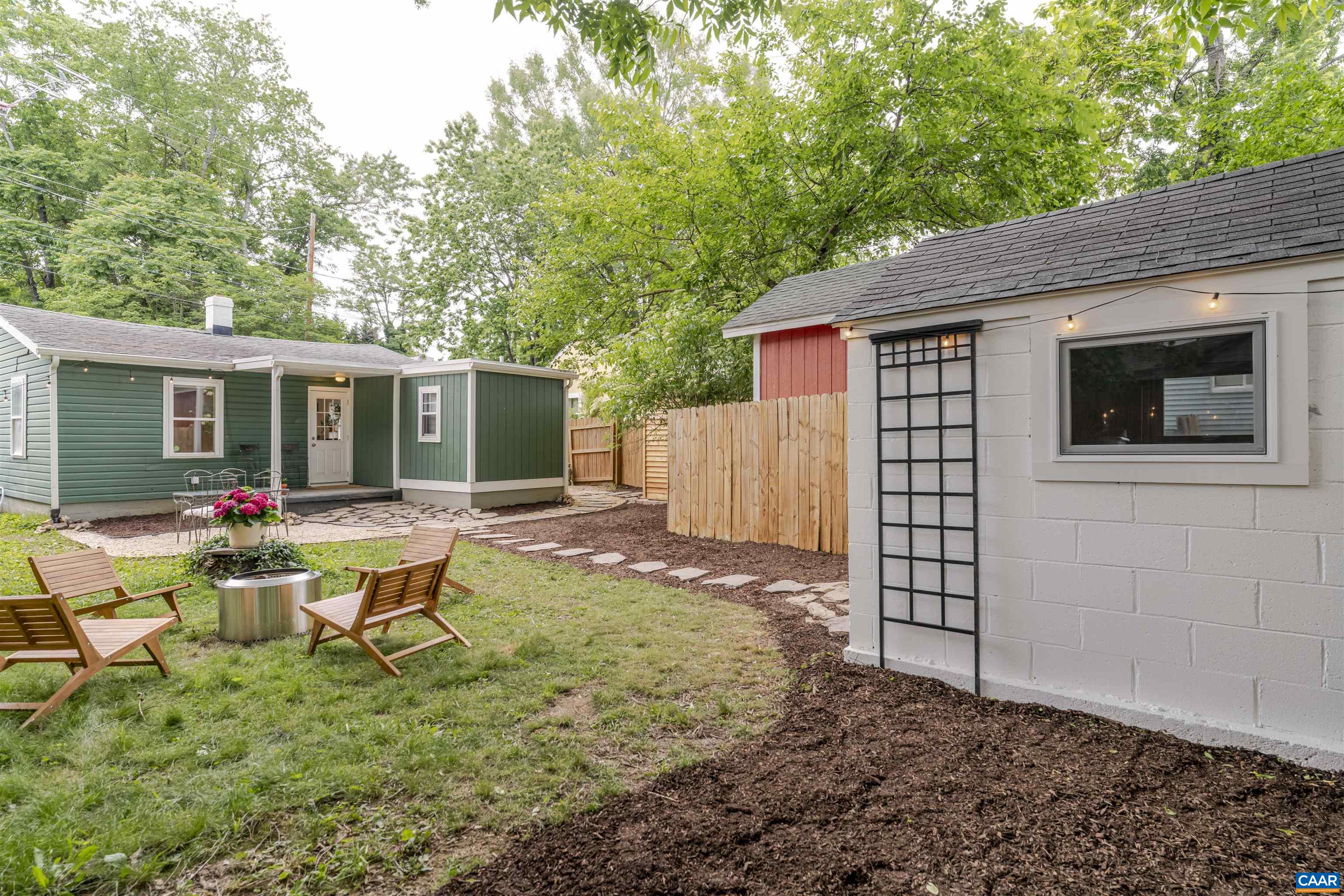 304 NW 11TH ST